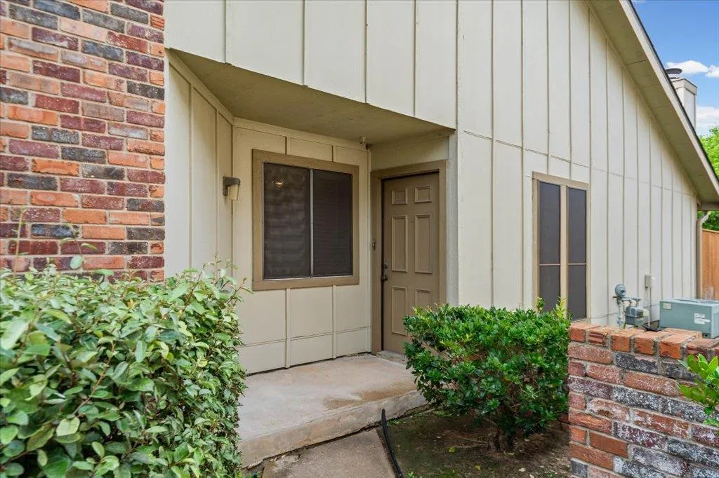 Photo 4 of 1617 W BRAKER LN #B