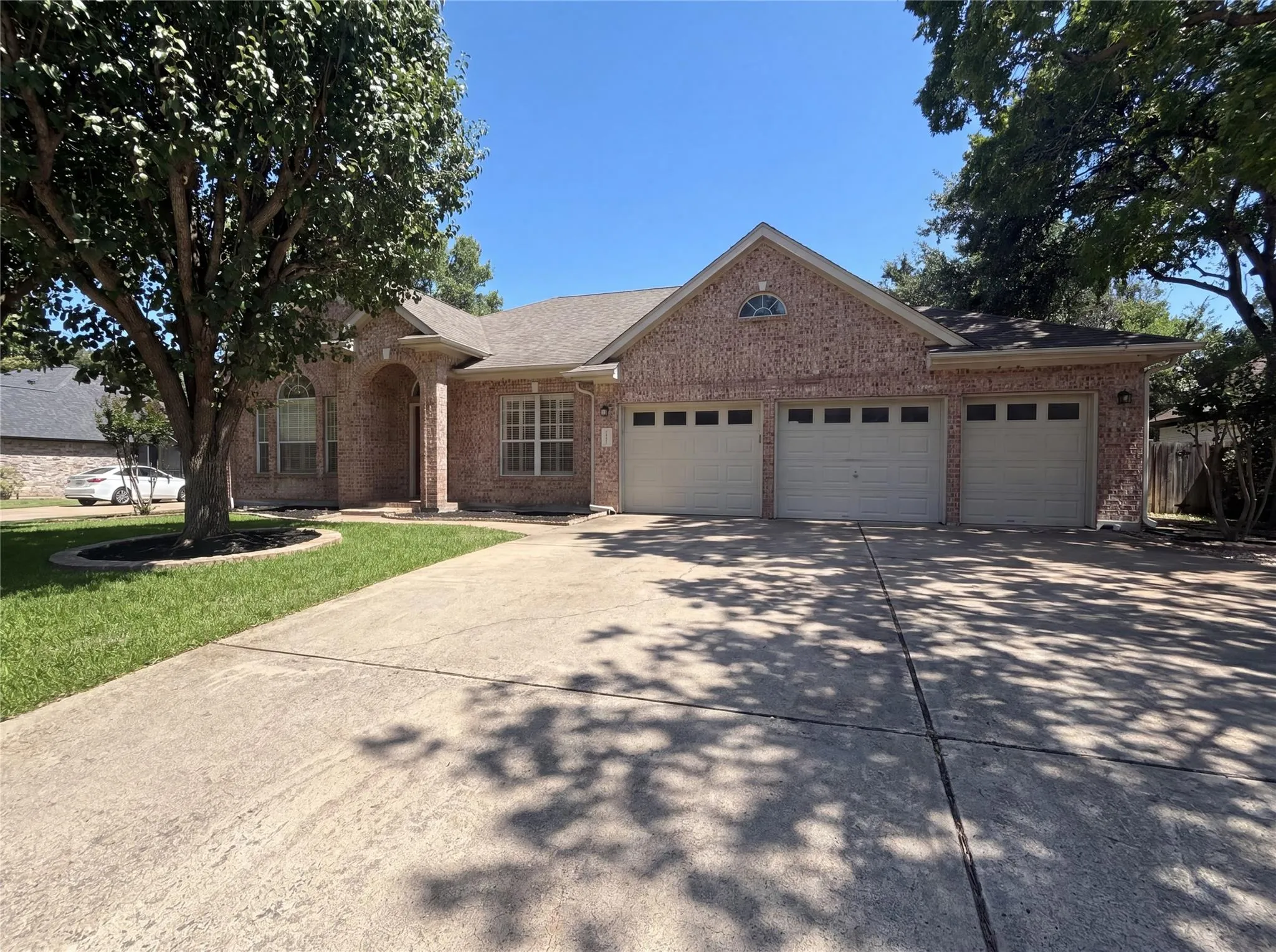 Photo of 117 BRENTWOOD DR, Georgetown, TX, 78628