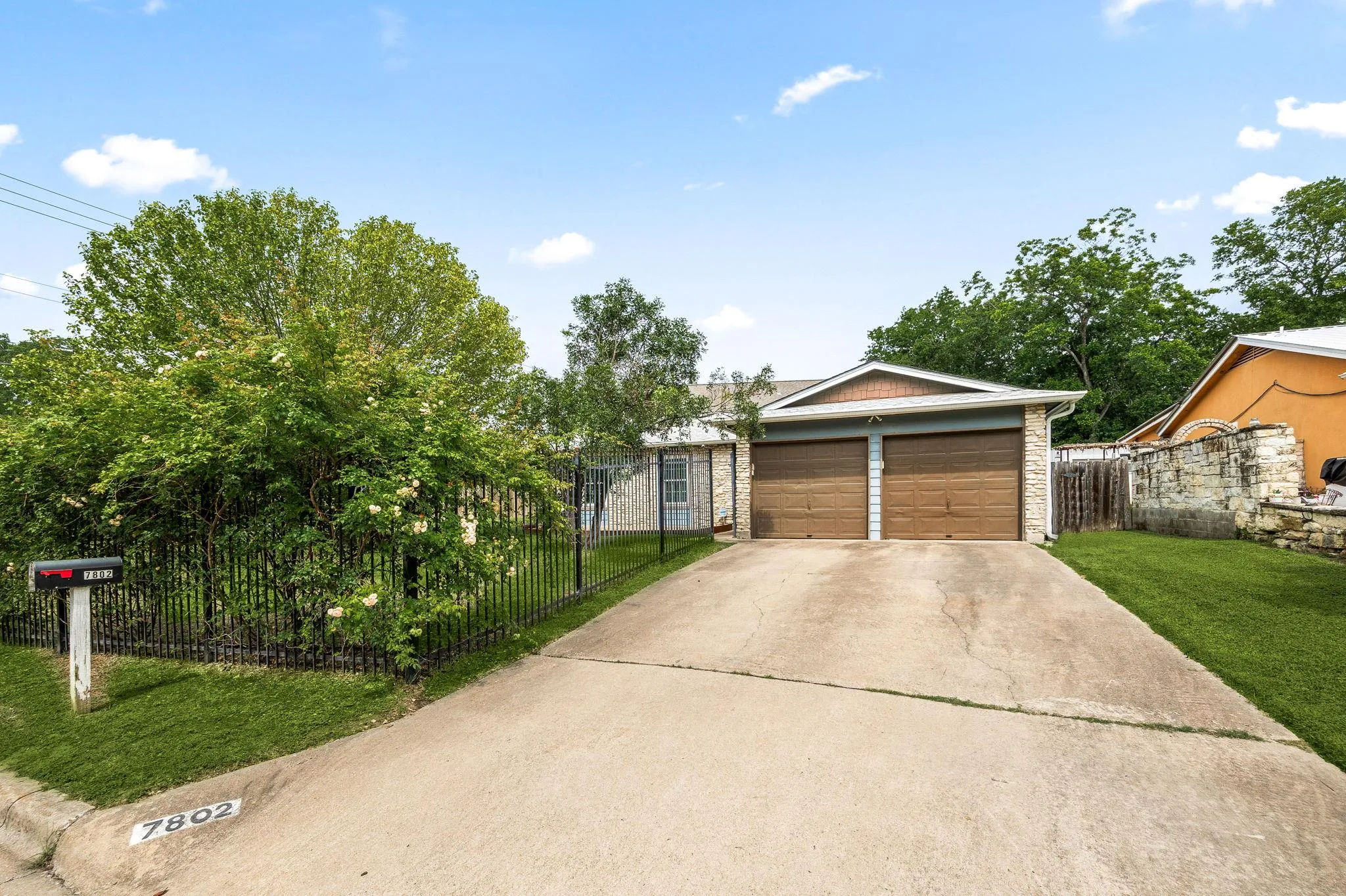 Photo 2 of 7802 ELDERBERRY DR