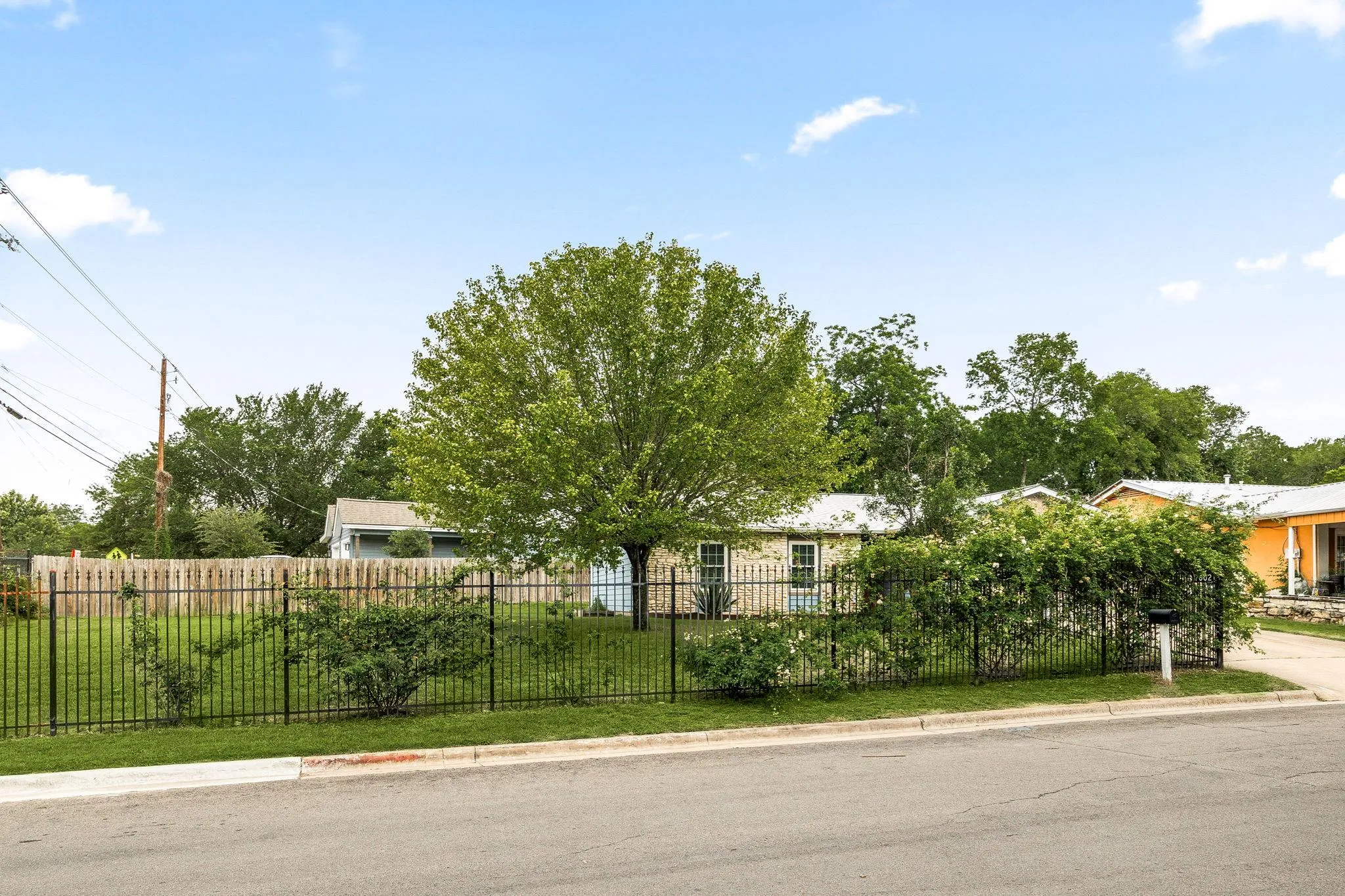 Photo 3 of 7802 ELDERBERRY DR