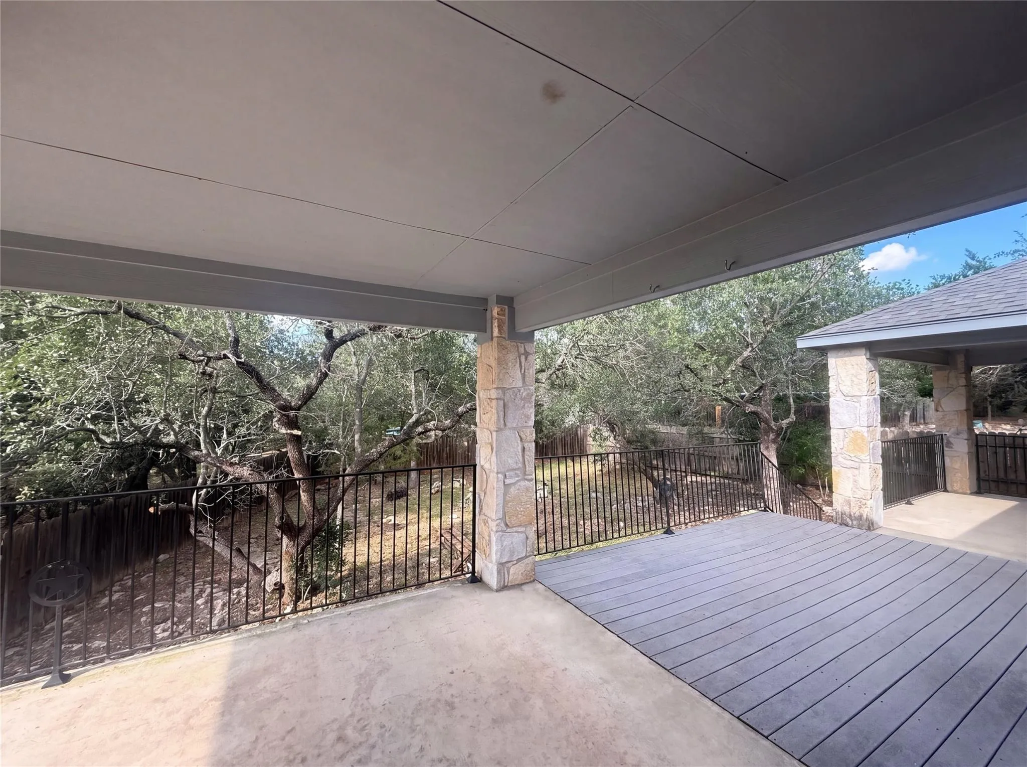 Photo 5 of 12 BIRCHWOOD CIR