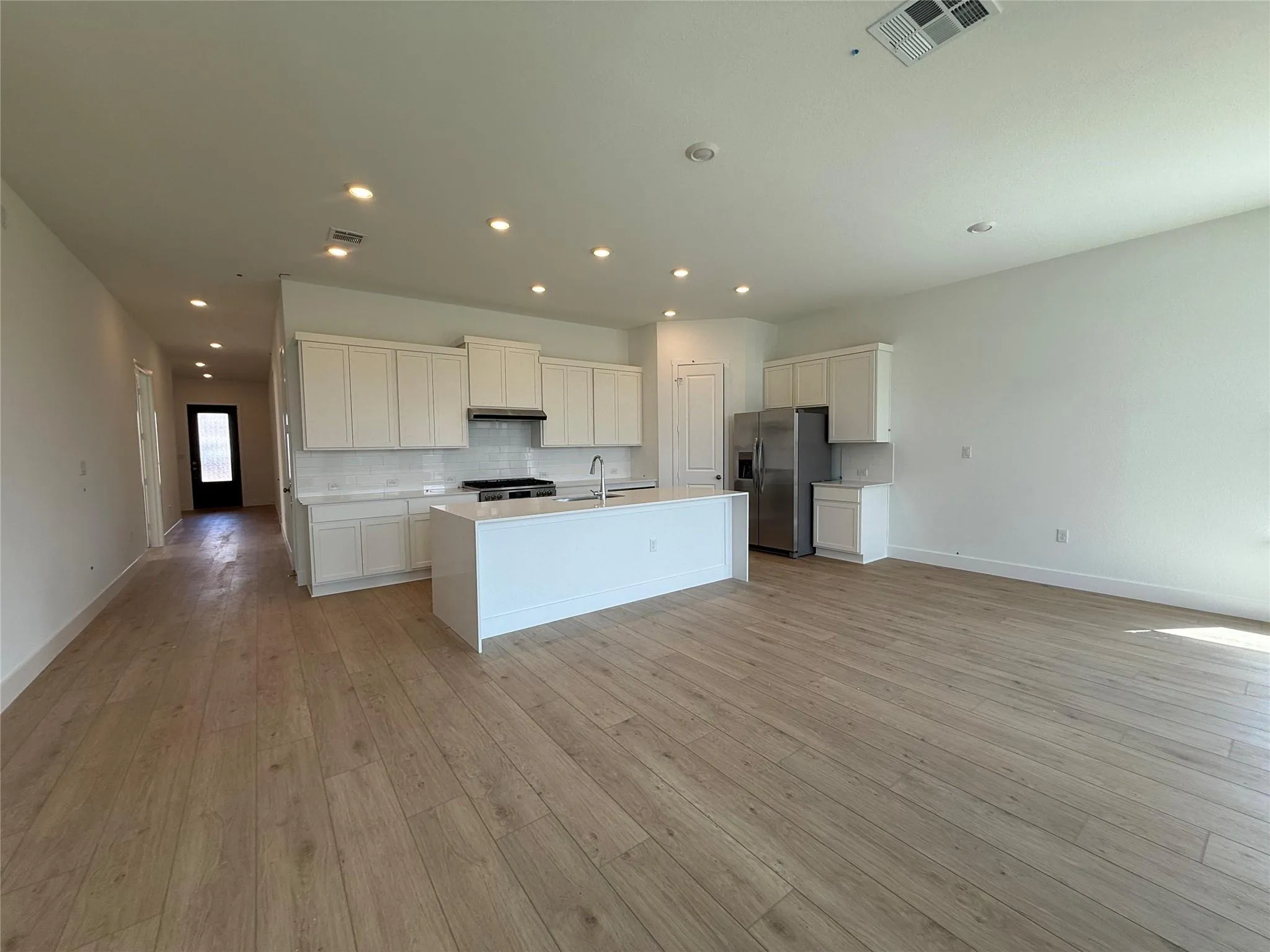 Photo 3 of 507 CORNICHE CIR