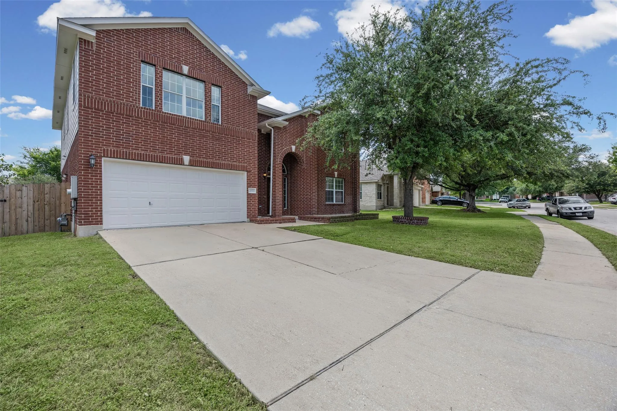 Photo 2 of 20521 FARM POND LN