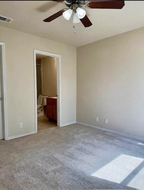Photo 3 of 400 BLUE SHALE DR