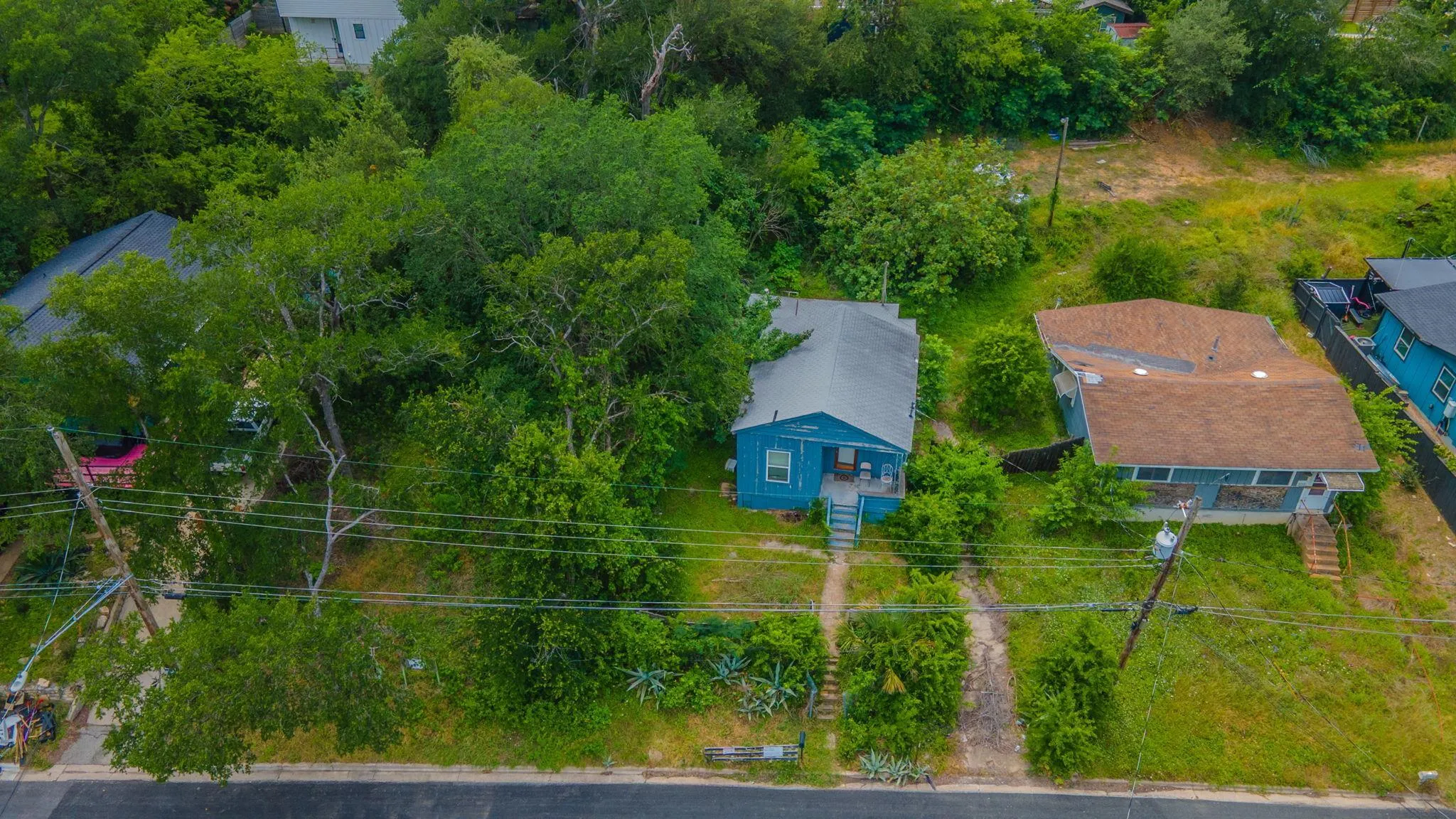Photo 2 of 1408 LUNA ST