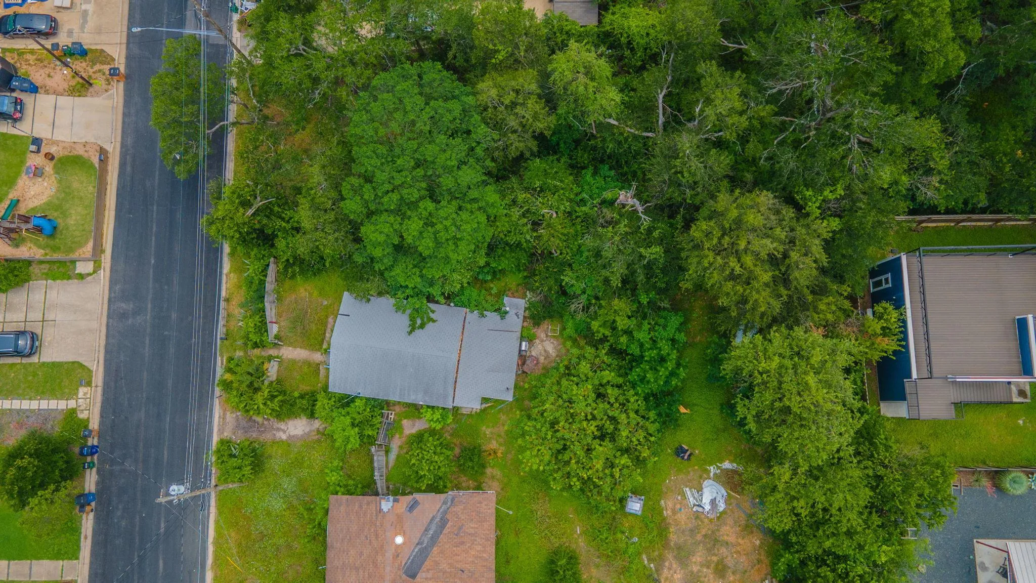 Photo 3 of 1408 LUNA ST