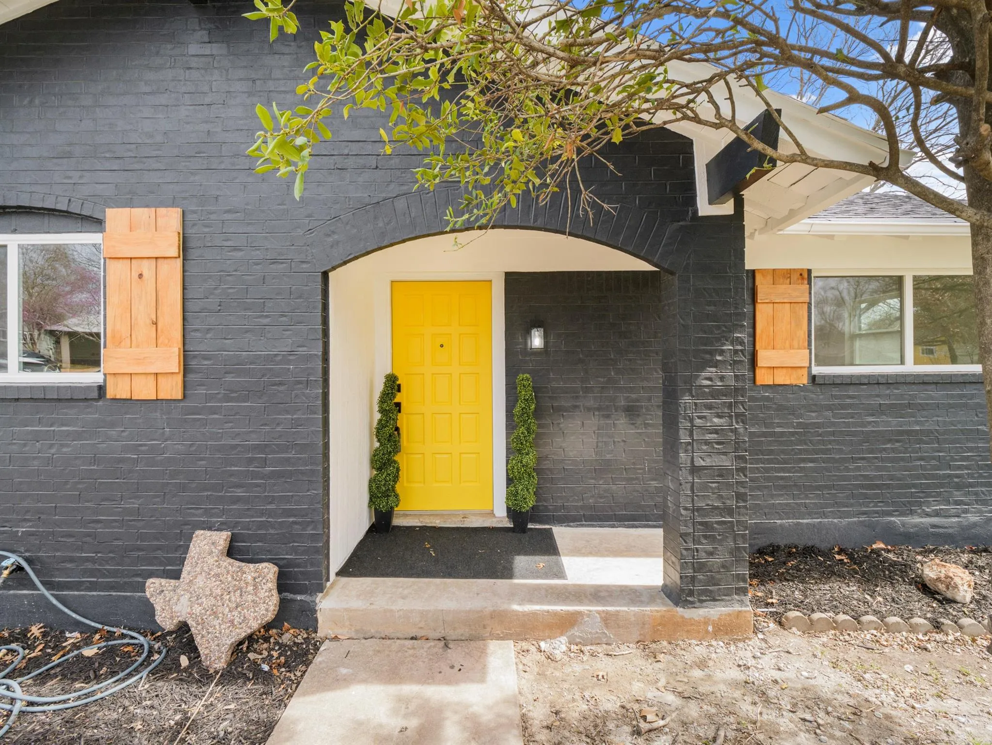 Photo of 8401 STAUNTON DR, Austin, TX, 78758
