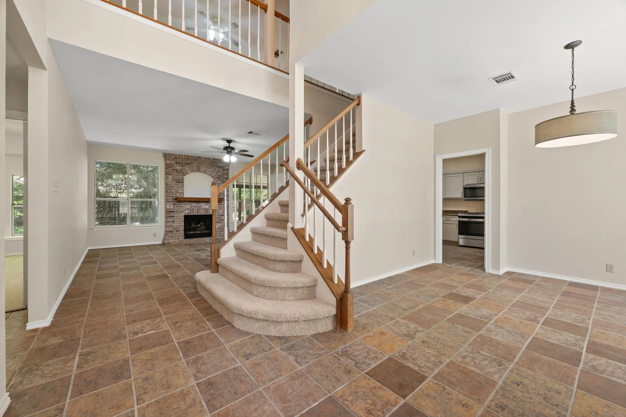 Photo 5 of 1304 MEADOW LARK DR