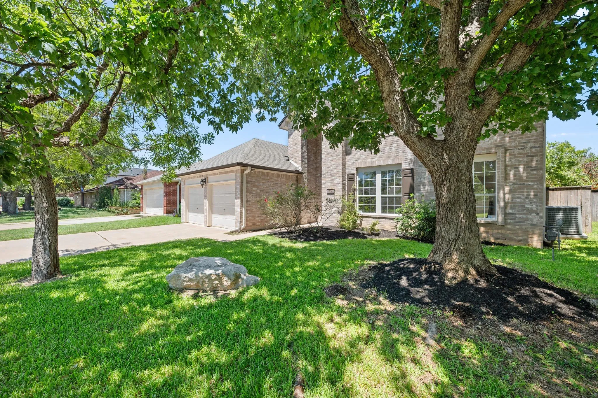 Photo 2 of 1304 MEADOW LARK DR