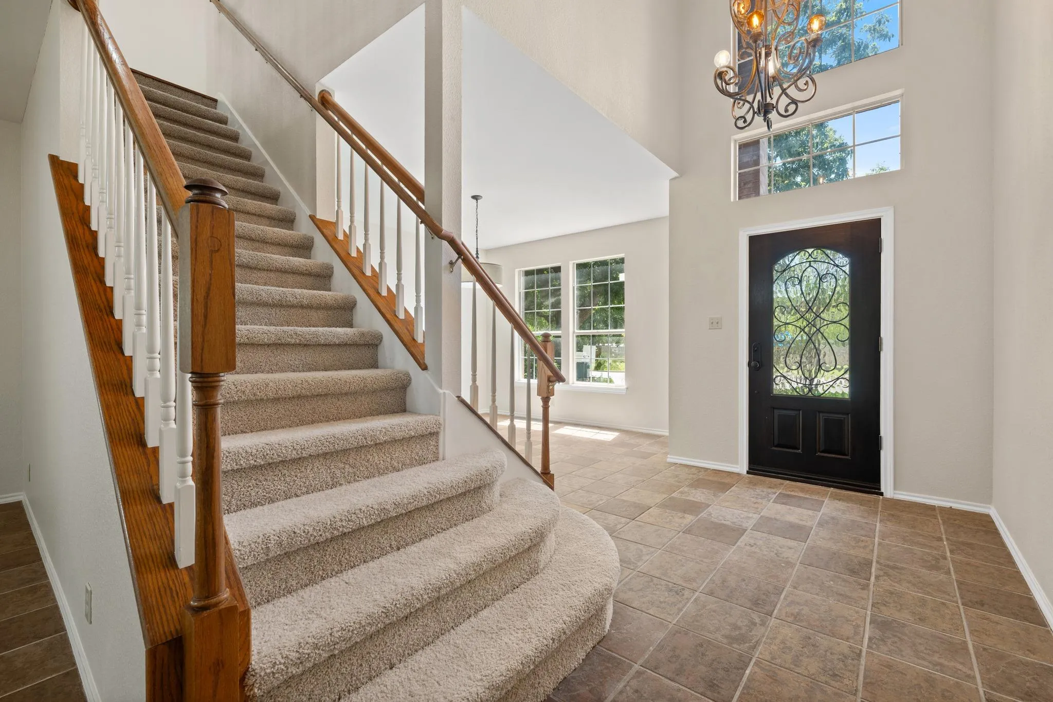 Photo 4 of 1304 MEADOW LARK DR