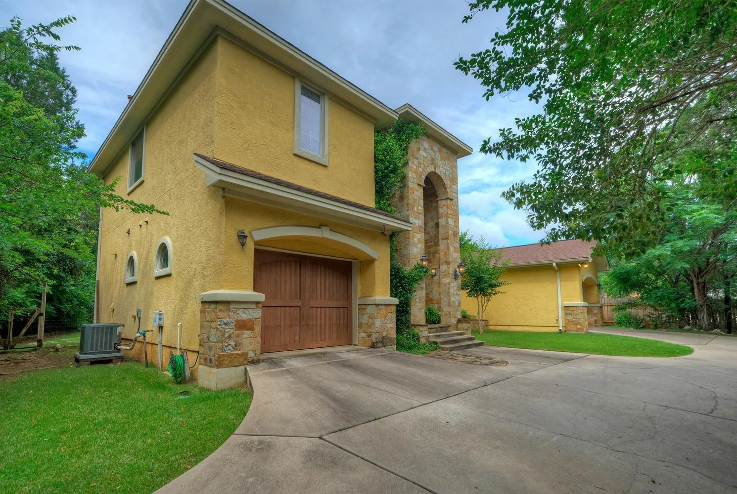 Photo 5 of 15705 WILDWOOD TRL