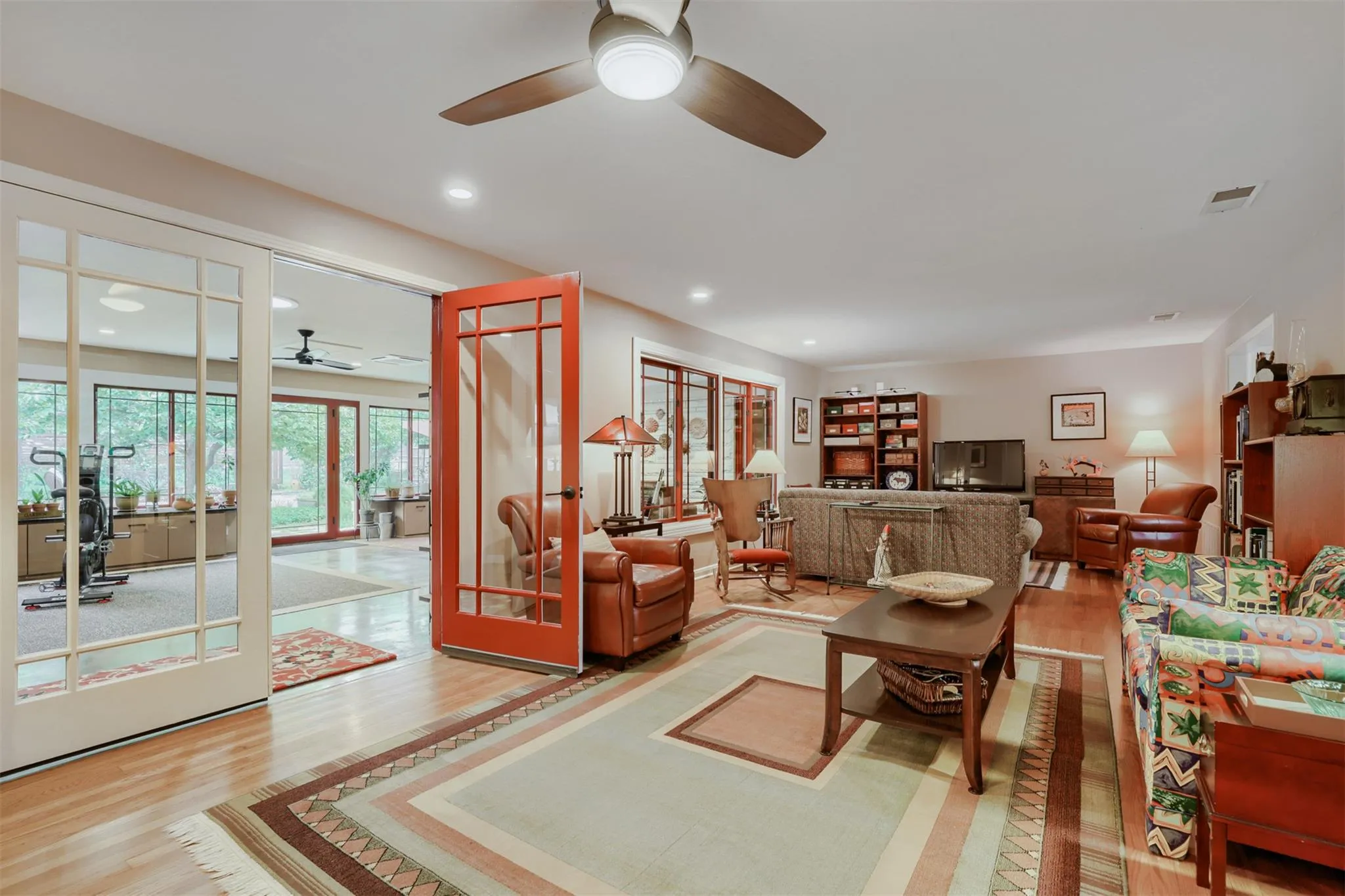 Photo 2 of 6011 SHOAL CREEK BLVD