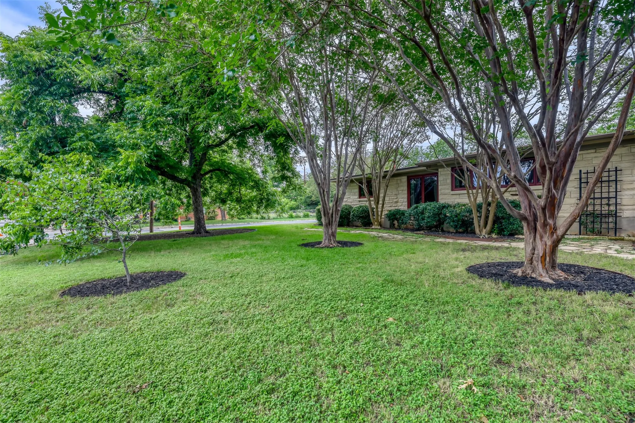 Photo 5 of 6011 SHOAL CREEK BLVD