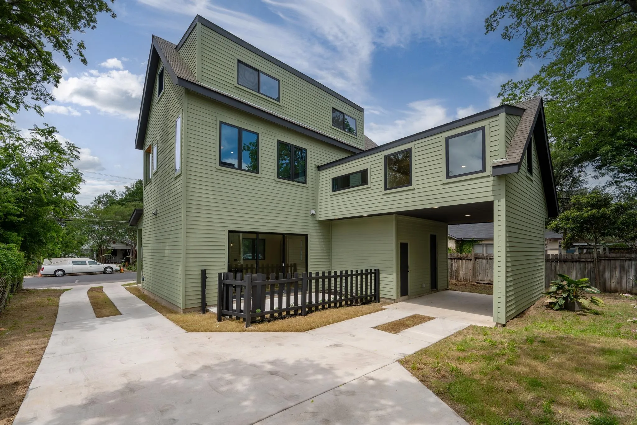 Photo 3 of 818 STARK ST #A