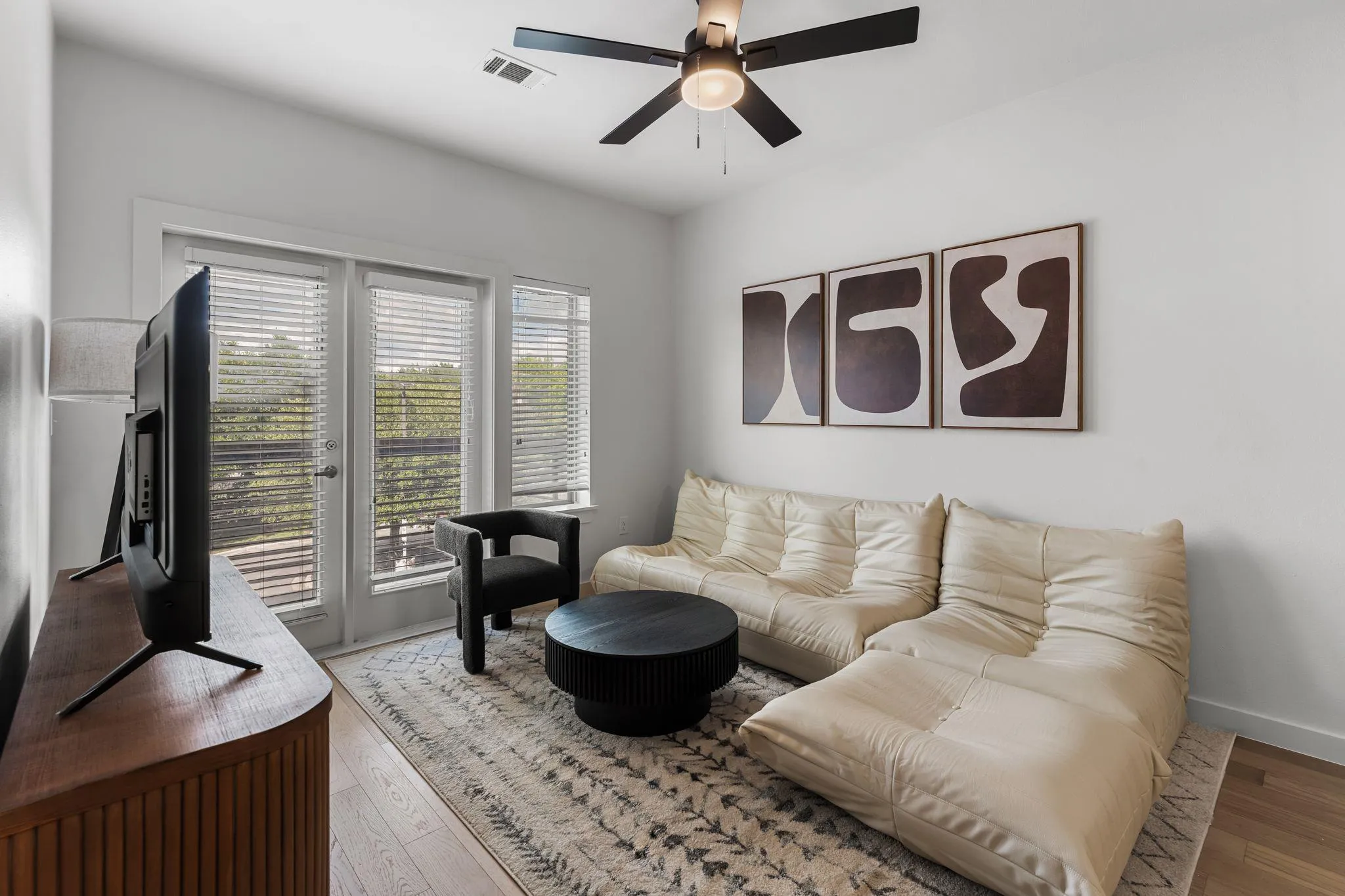 Photo 4 of 2505 THORNTON RD #2204