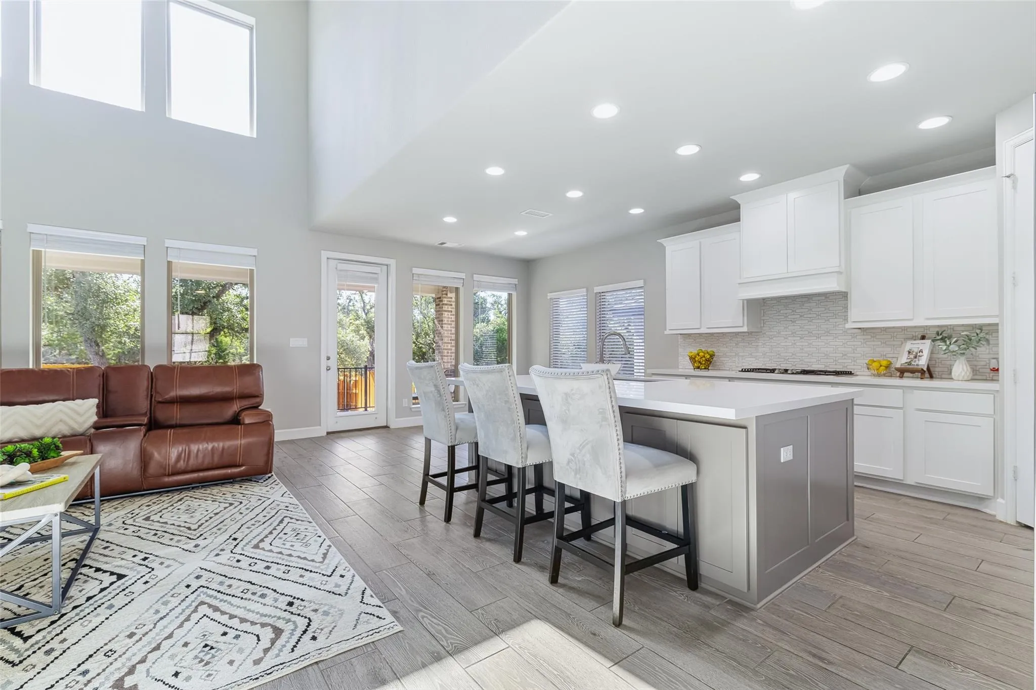 Photo 5 of 305 TERRA MANOR TRL
