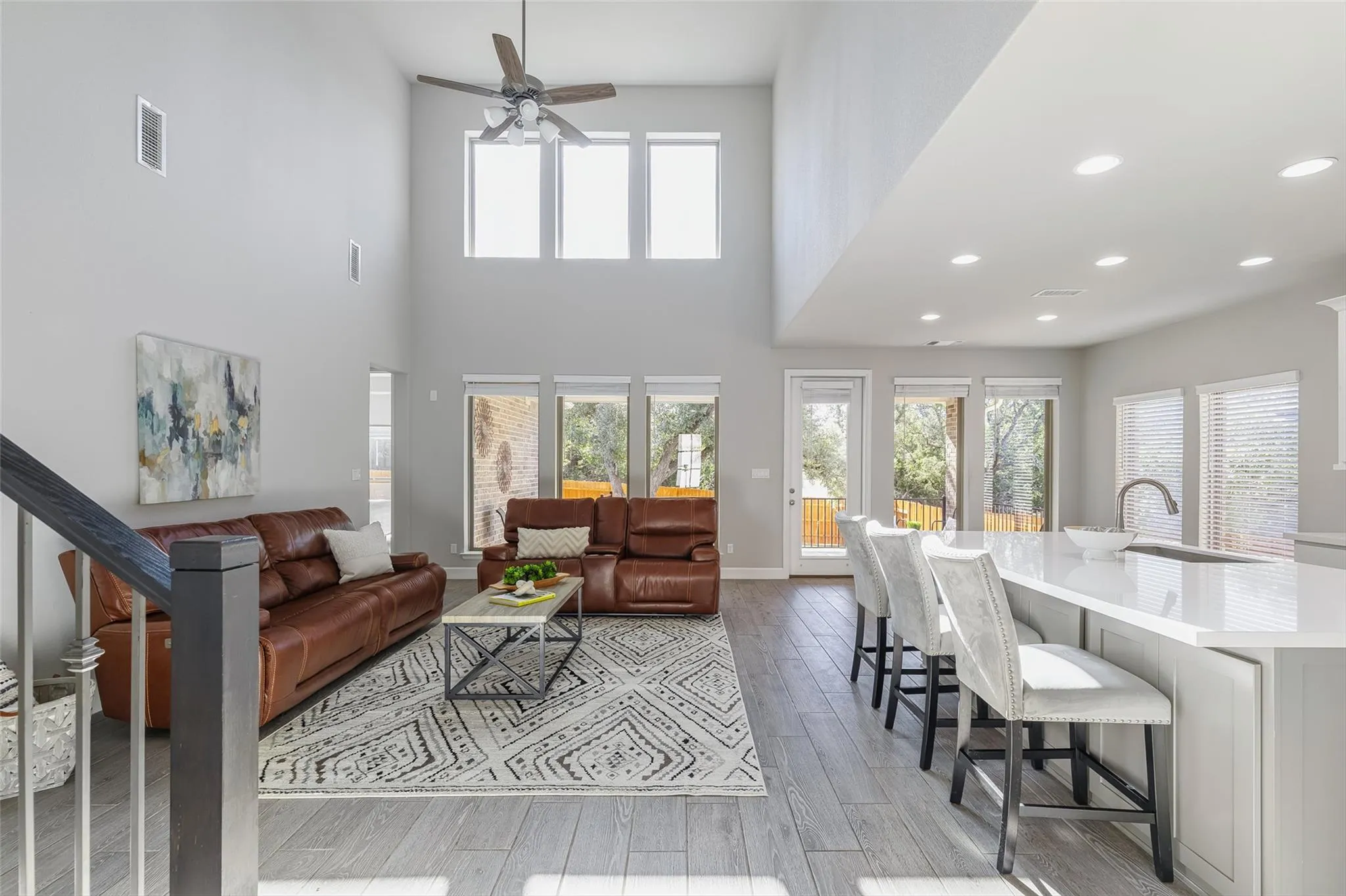 Photo 4 of 305 TERRA MANOR TRL