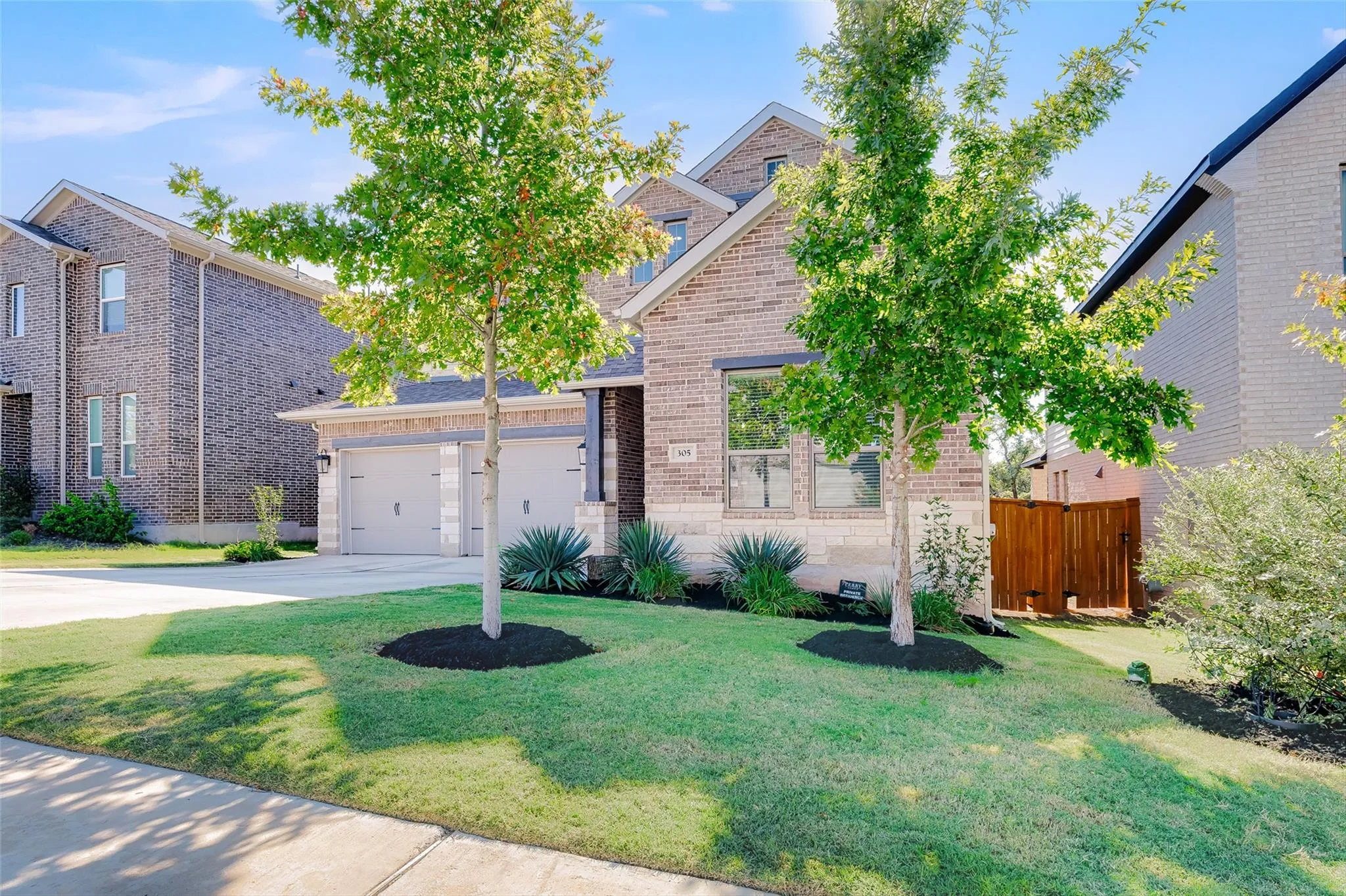 Photo 2 of 305 TERRA MANOR TRL