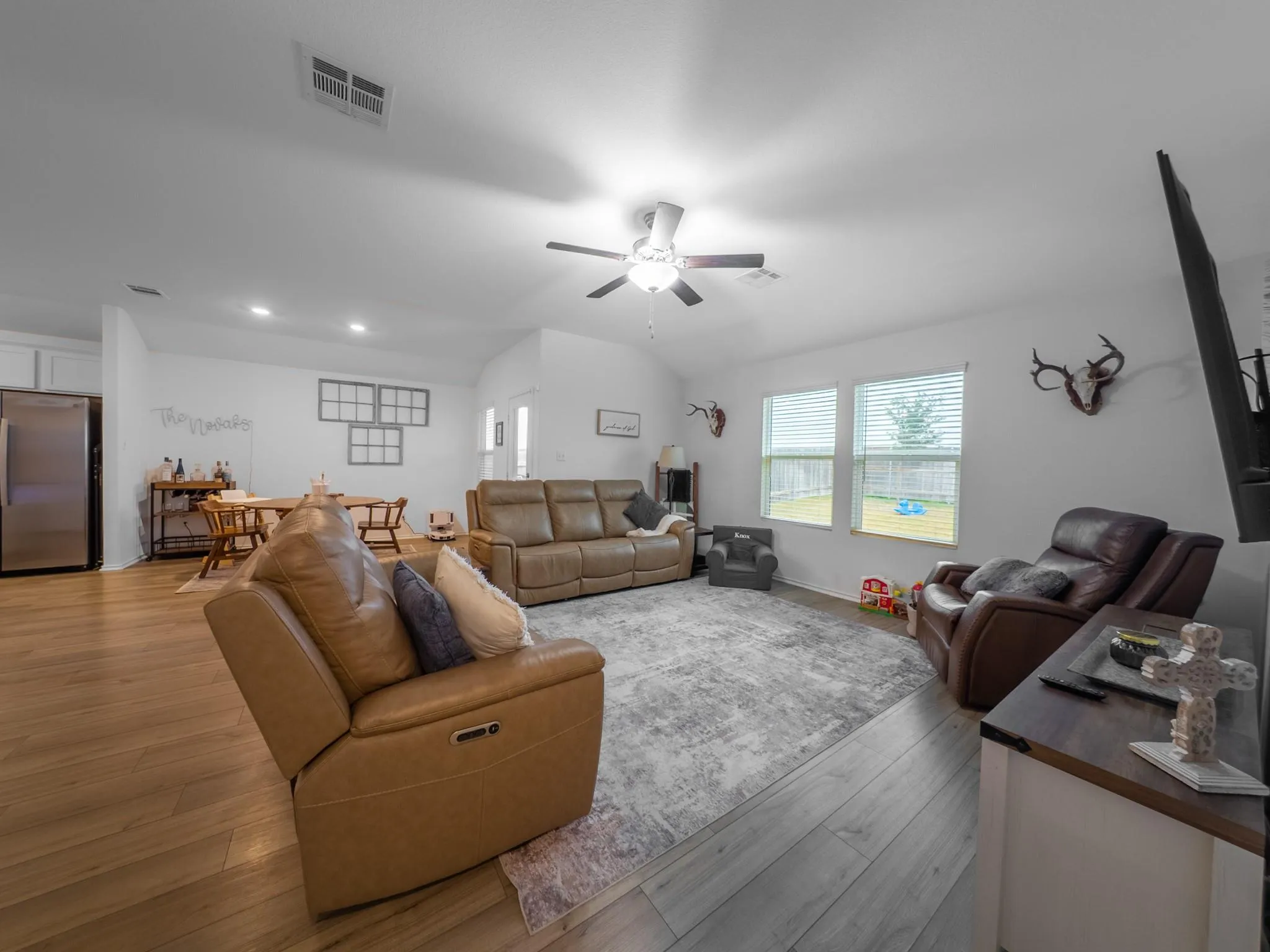 Photo 3 of 440 SEBRING CIR