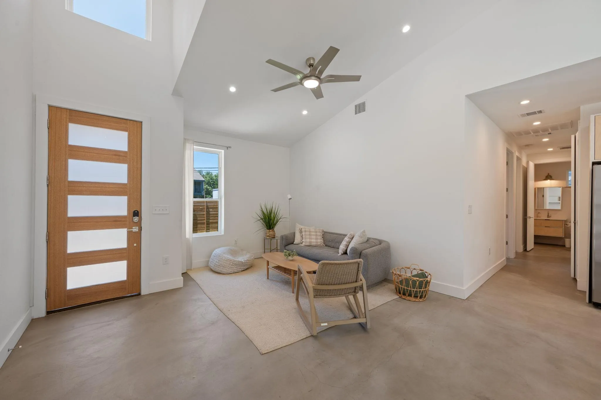 Photo 4 of 508 CAPITOL DR #1