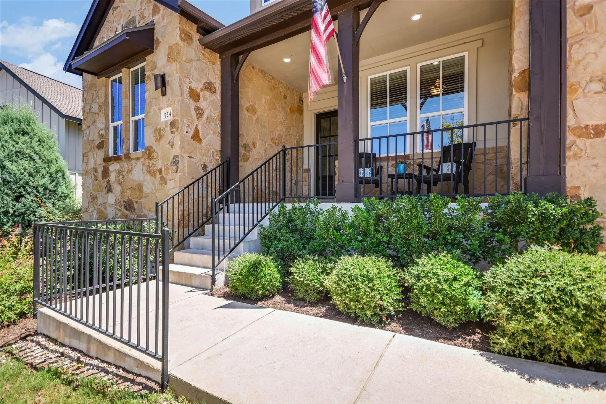 Photo of 724 DAYRIDGE DR, Dripping Springs, TX, 78620