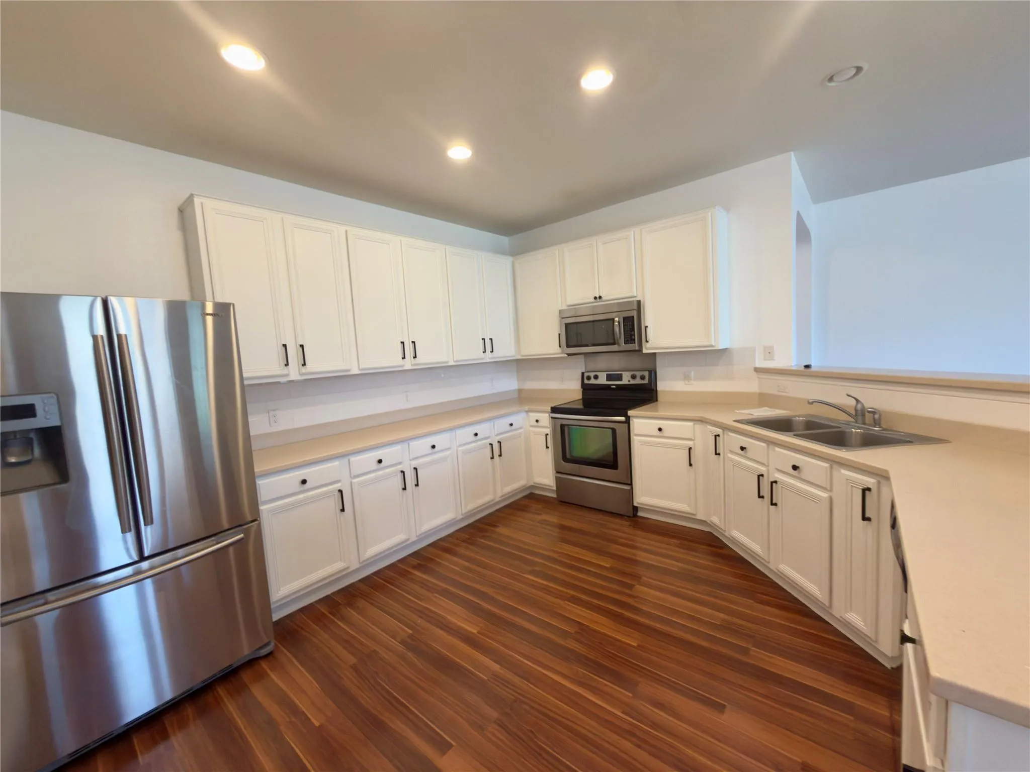 Photo 5 of 825 WATSON WAY