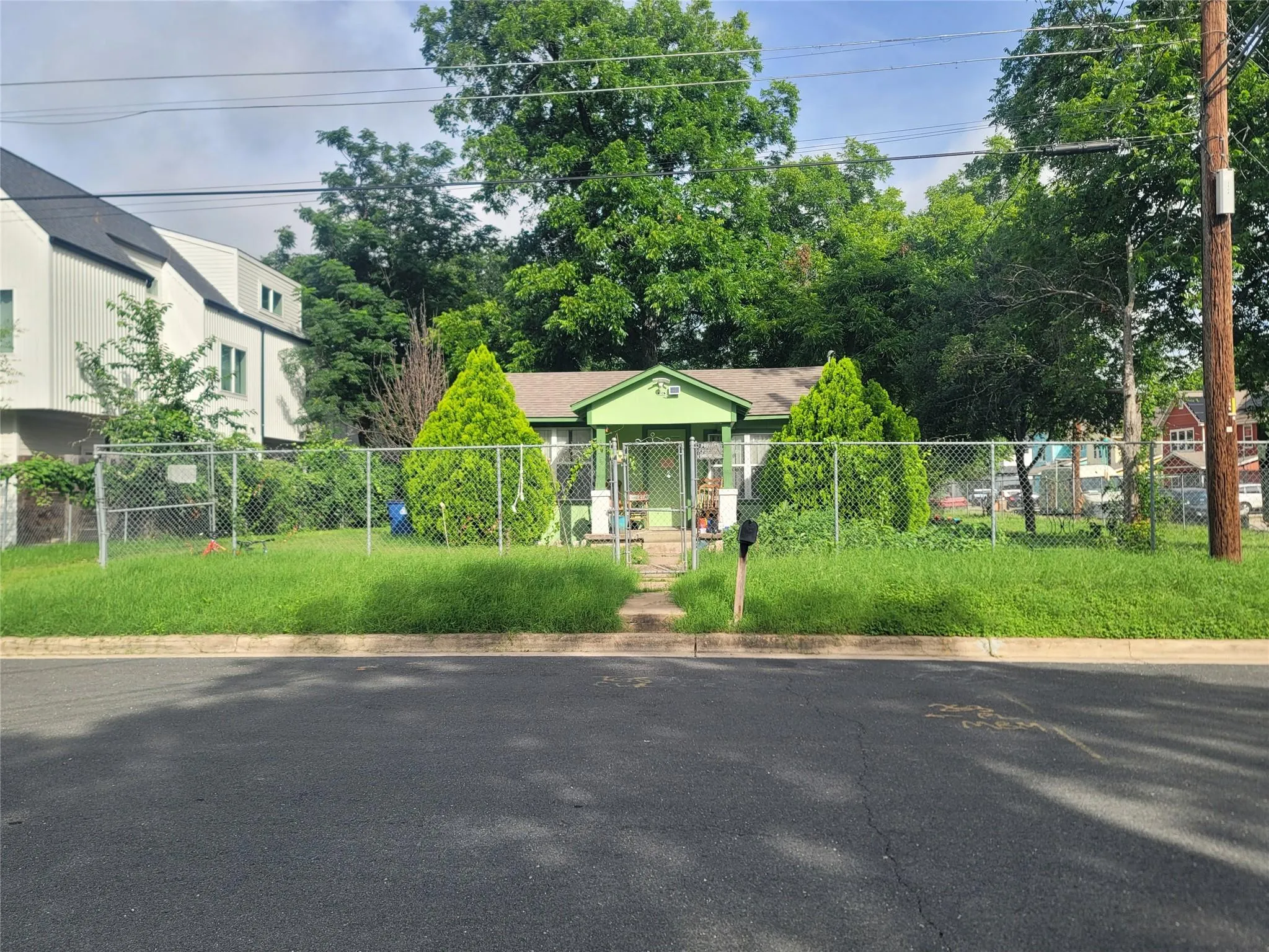 Photo of 1104 BRASS ST, Austin, TX, 78702
