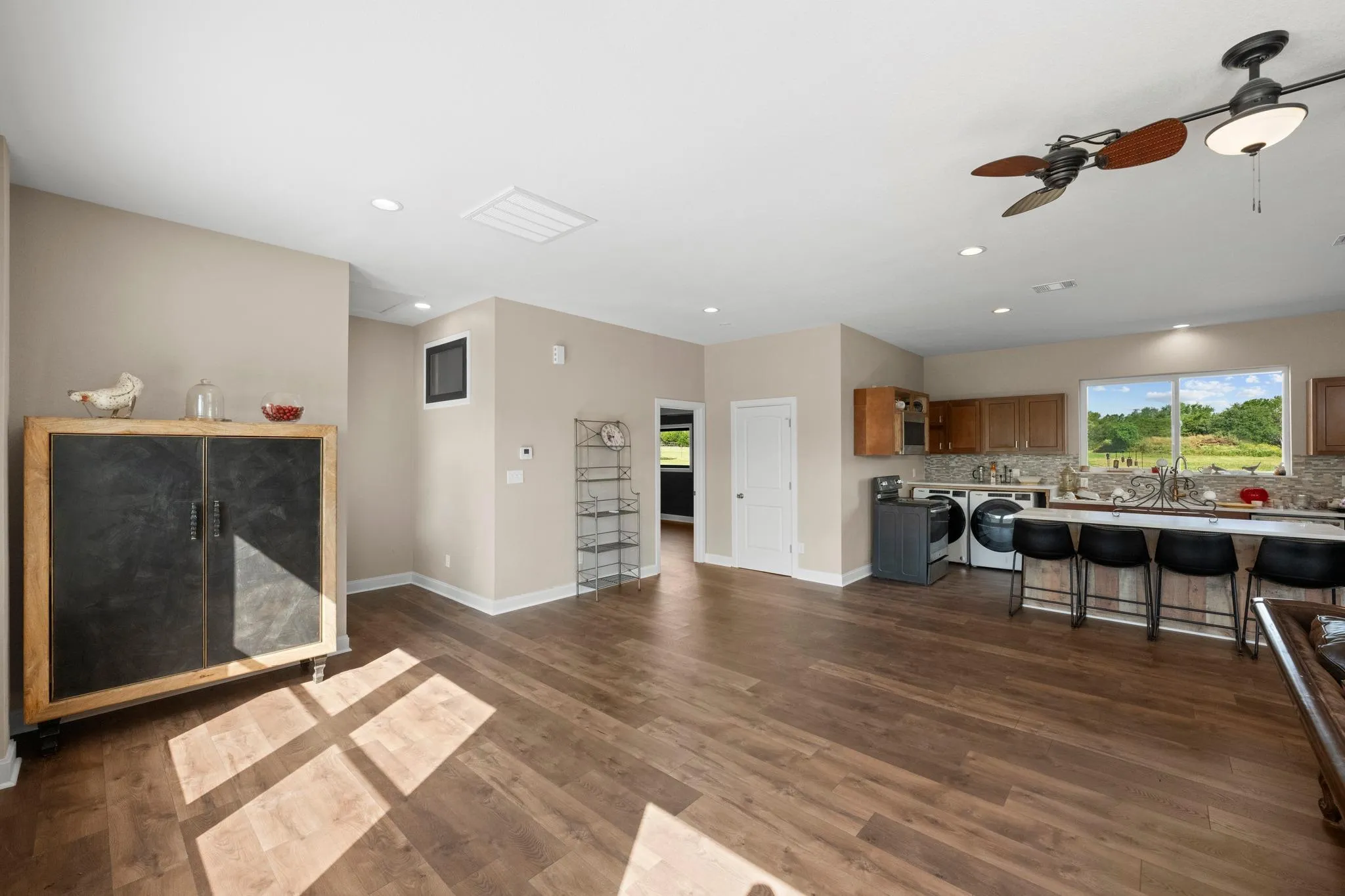Photo 5 of 408 MESA OAKS RD
