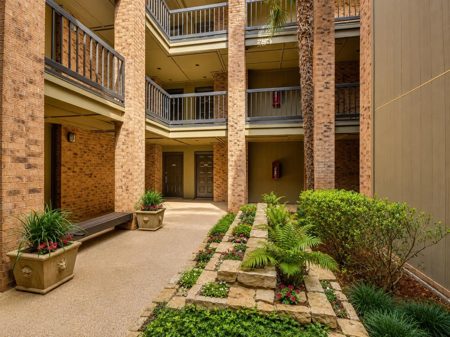 Photo 3 of 8888 TALLWOOD DR #3105
