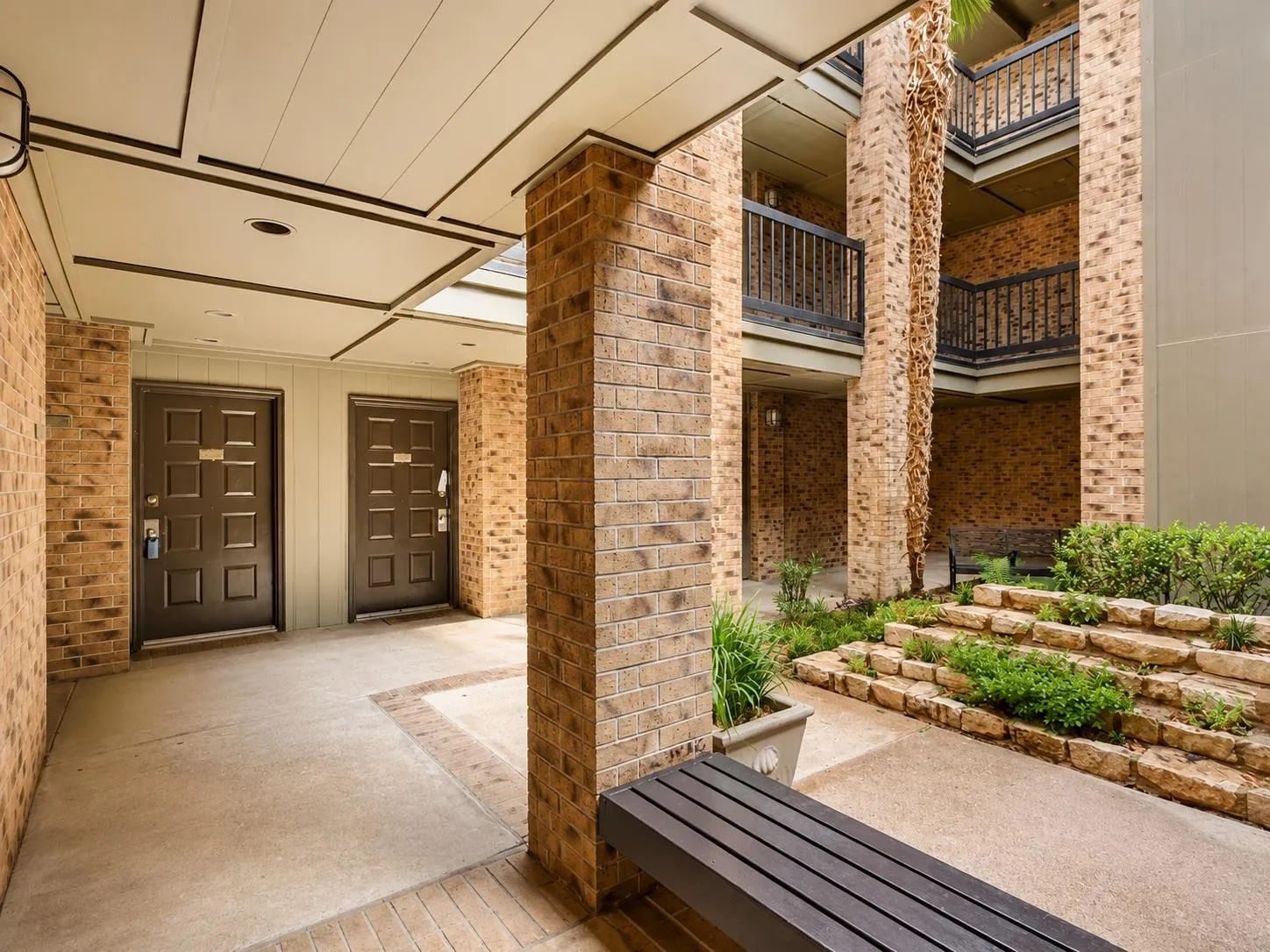 Photo 4 of 8888 TALLWOOD DR #3105