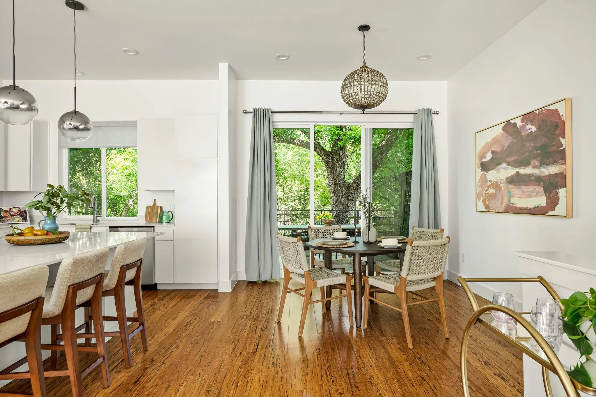 Photo 3 of 1801 E 2ND ST #9