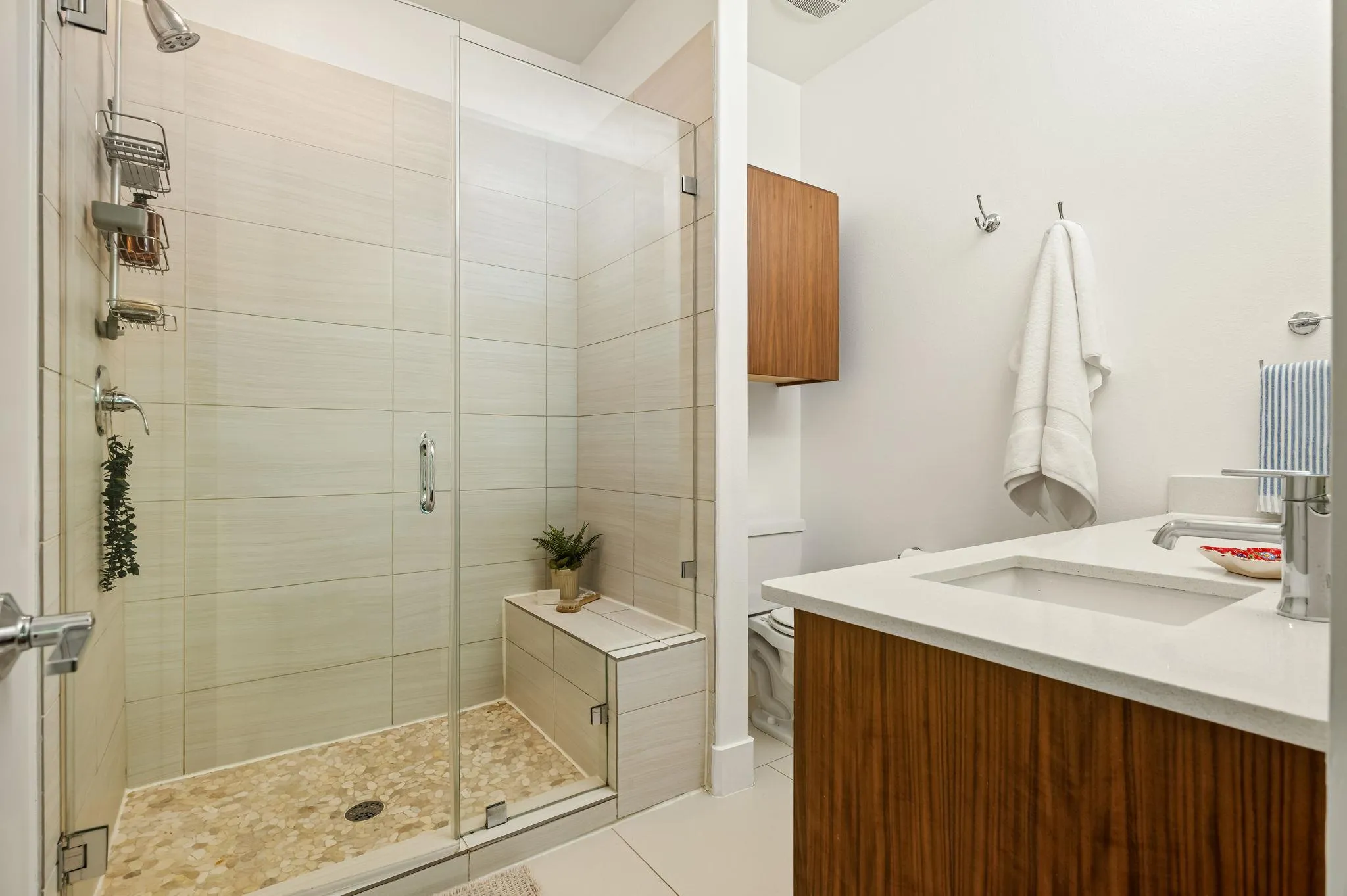 Photo 5 of 1801 E 2ND ST #9