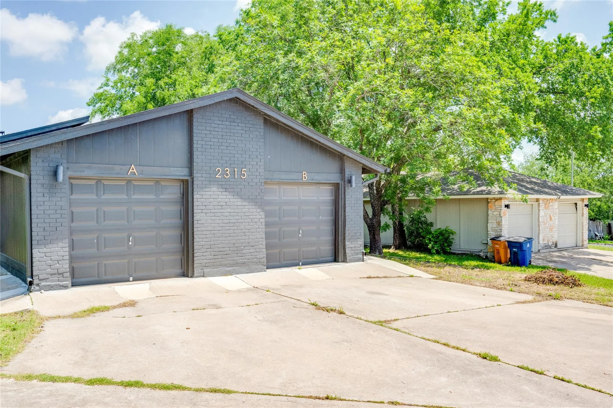Photo 4 of 2315 BURLESON RD