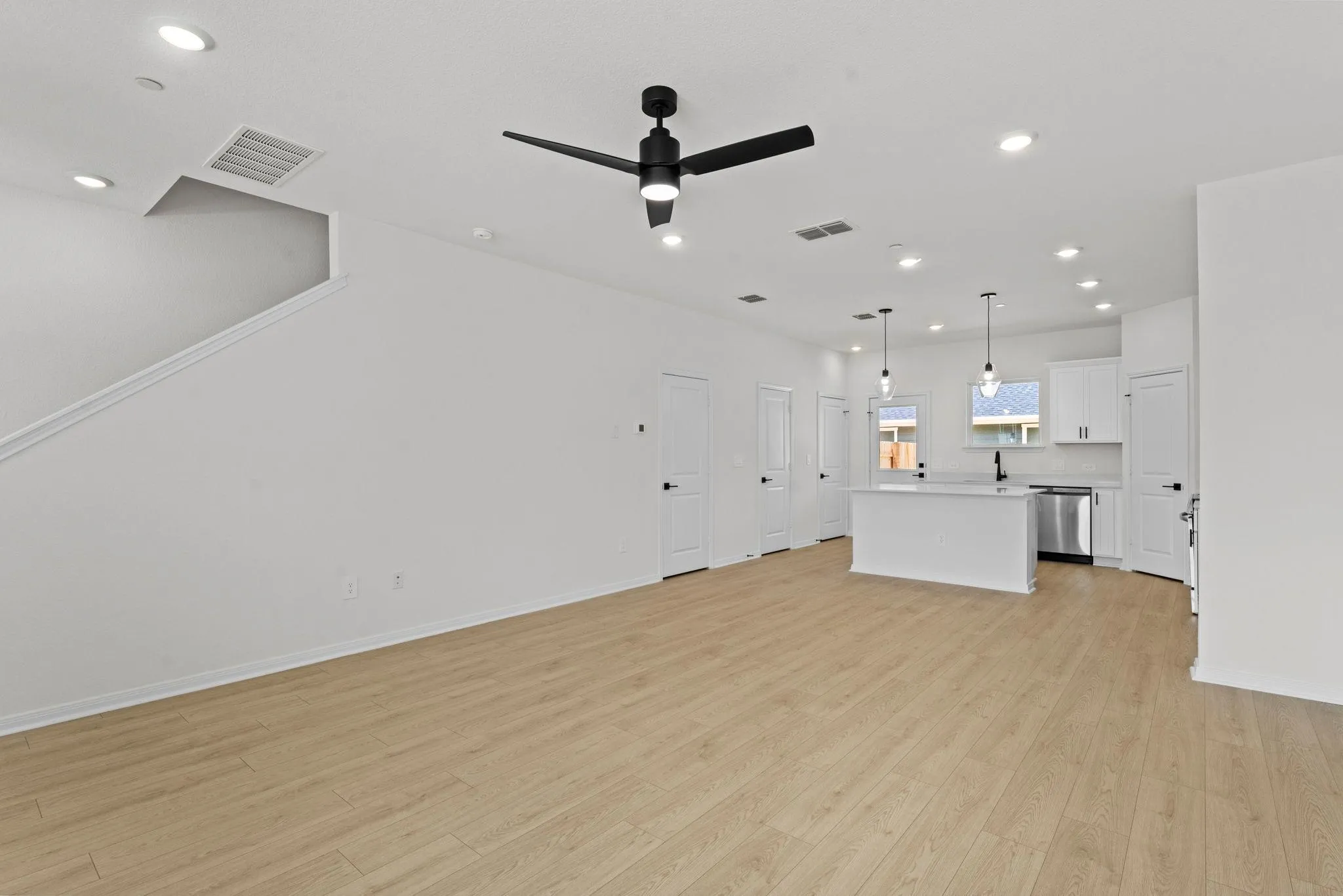 Photo 2 of 2540 VIOLET THEO LN