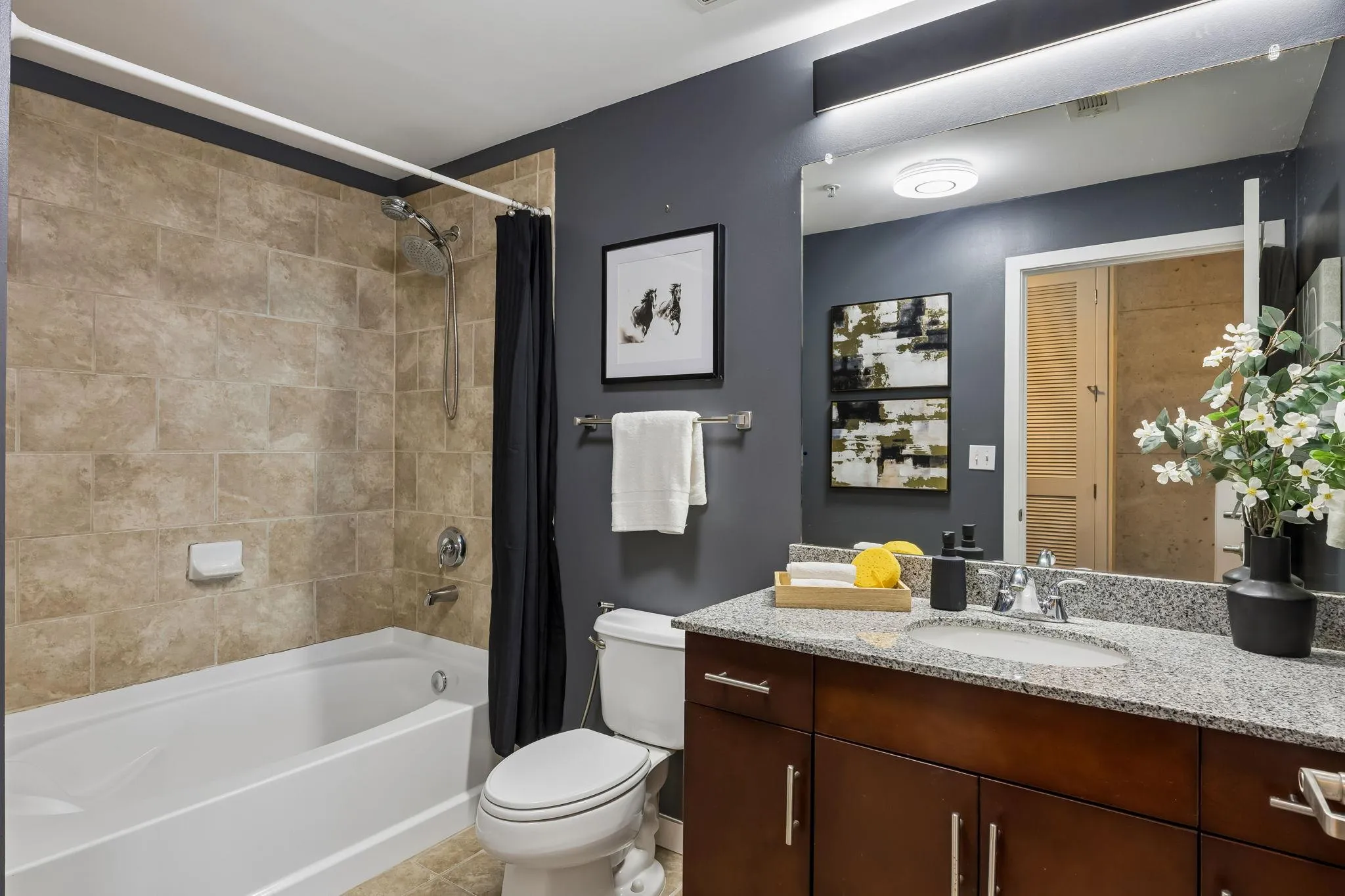 Photo 5 of 360 NUECES ST #3106