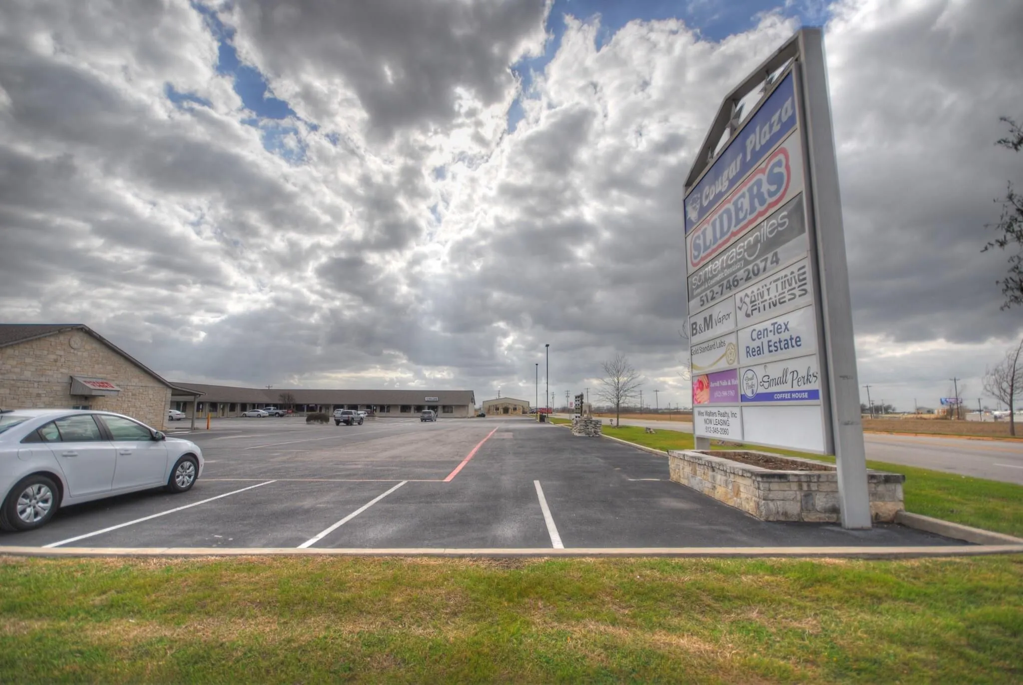 Photo 2 of 305 LIMESTONE TER #H2