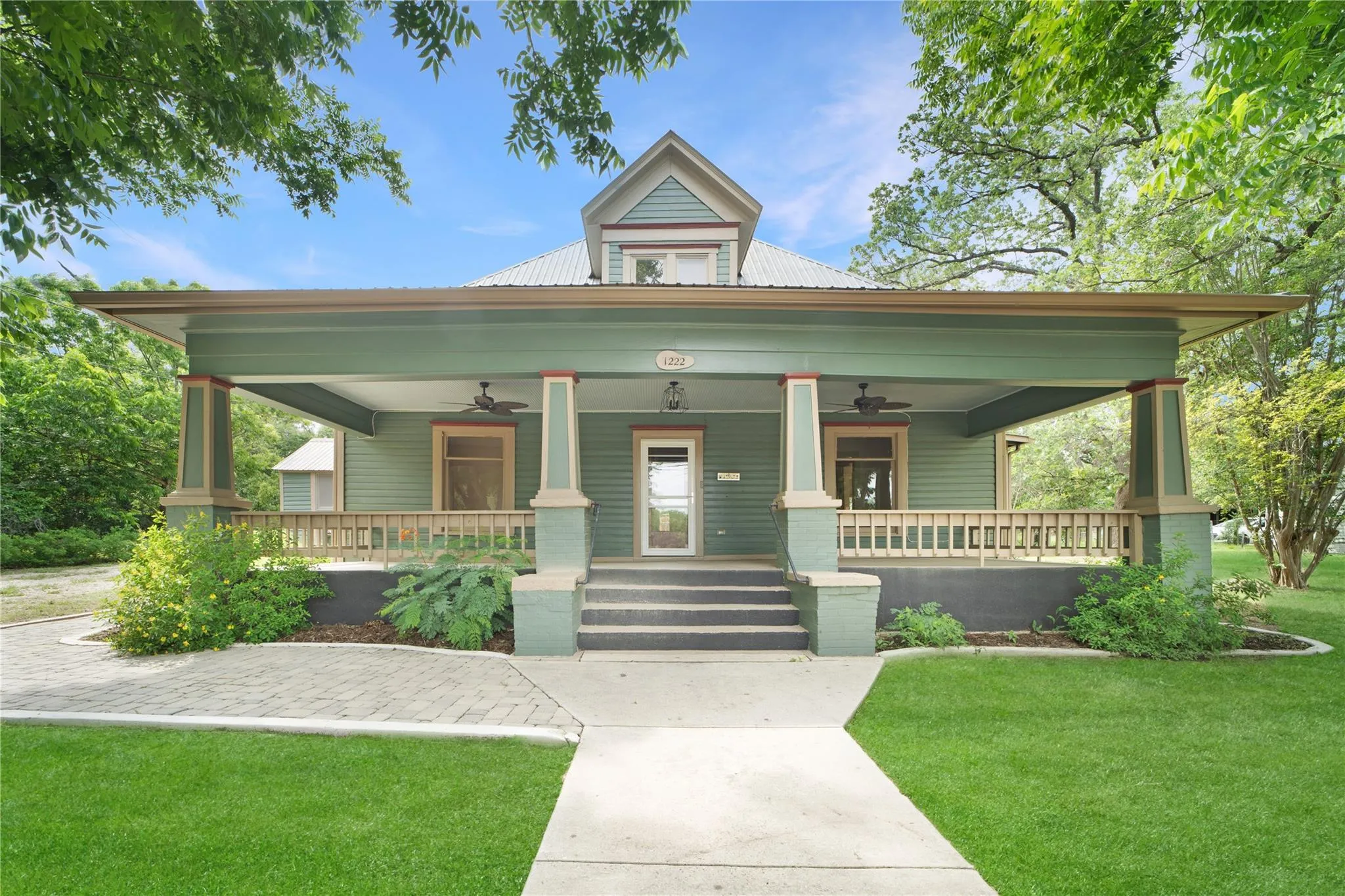Photo of 1222 W HOPKINS ST, San Marcos, TX, 78666