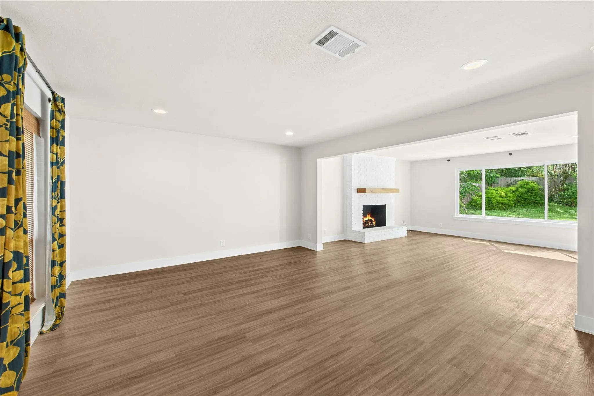 Photo 4 of 10101 PARKFIELD DR