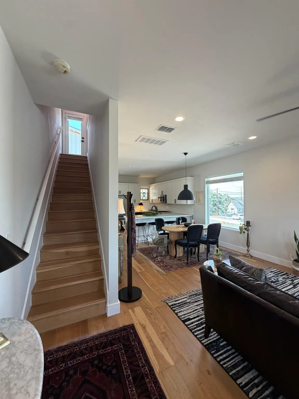 Photo 3 of 2108 ROSEWOOD AVE #B