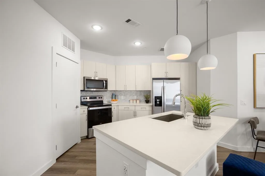 Photo 3 of 6324 N LAMAR BLVD #419