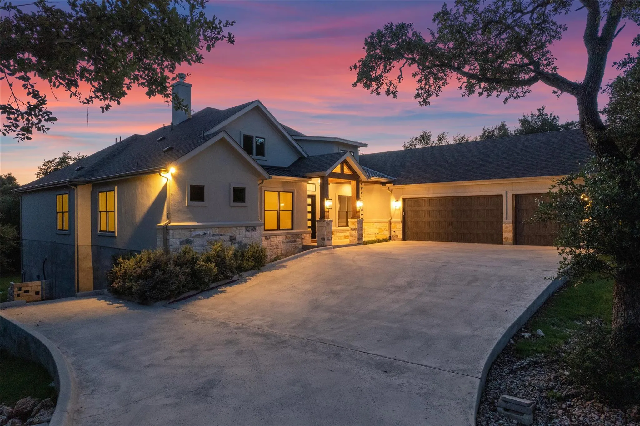 Photo 5 of 302 HIGHLAND SPRING LN
