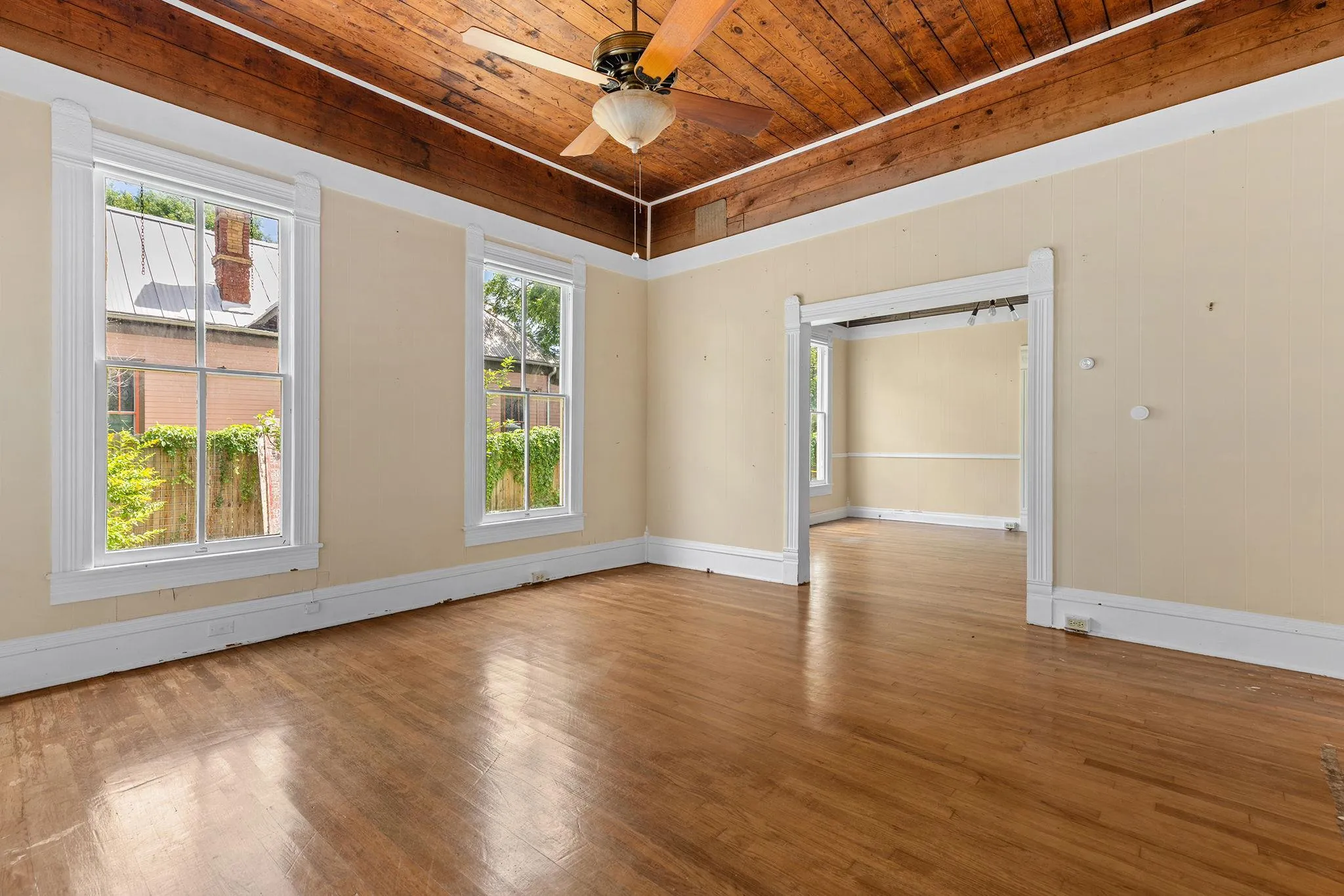 Photo 5 of 504 GRESHAM ST