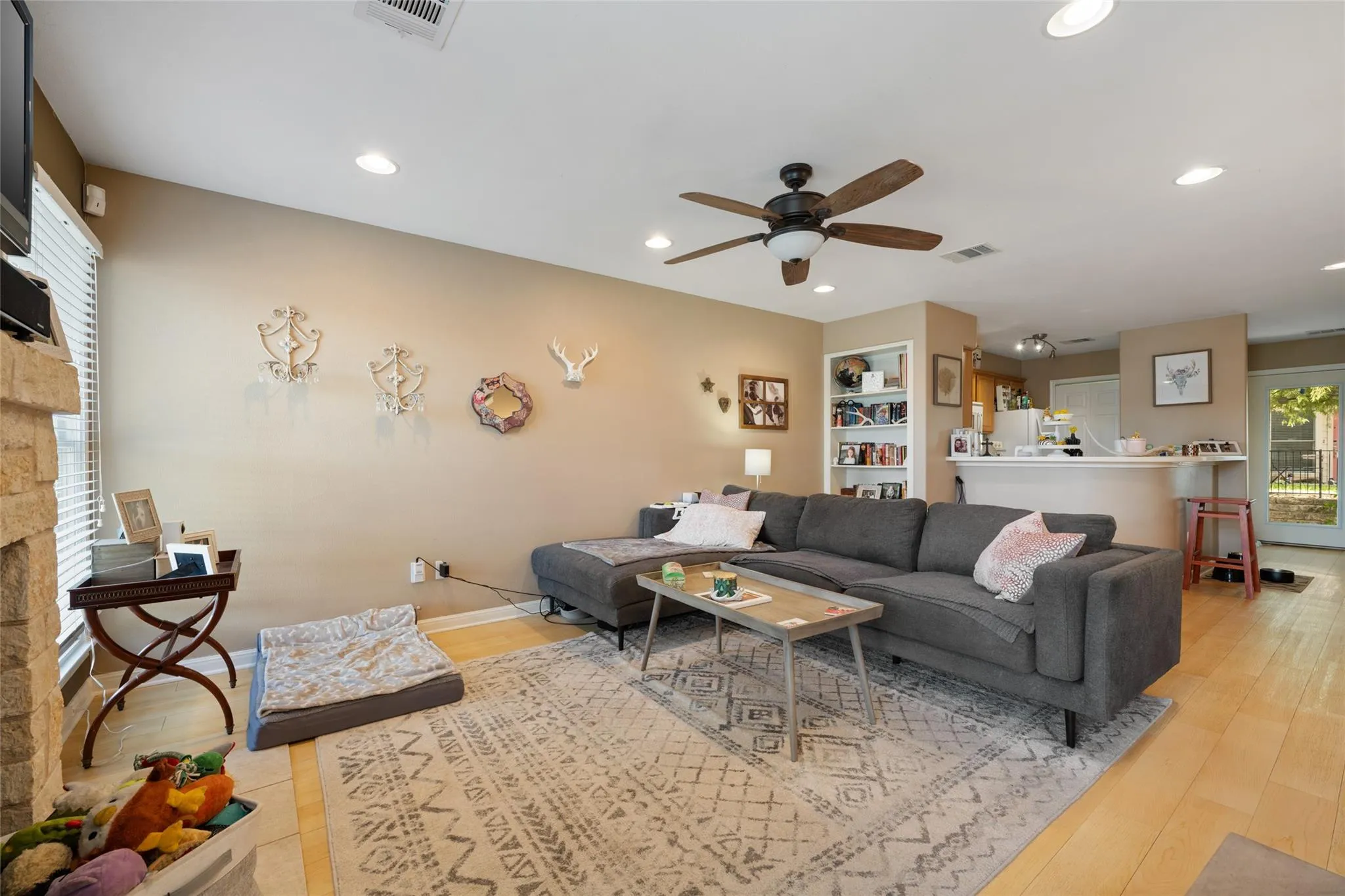 Photo 5 of 6900 E RIVERSIDE DR #12