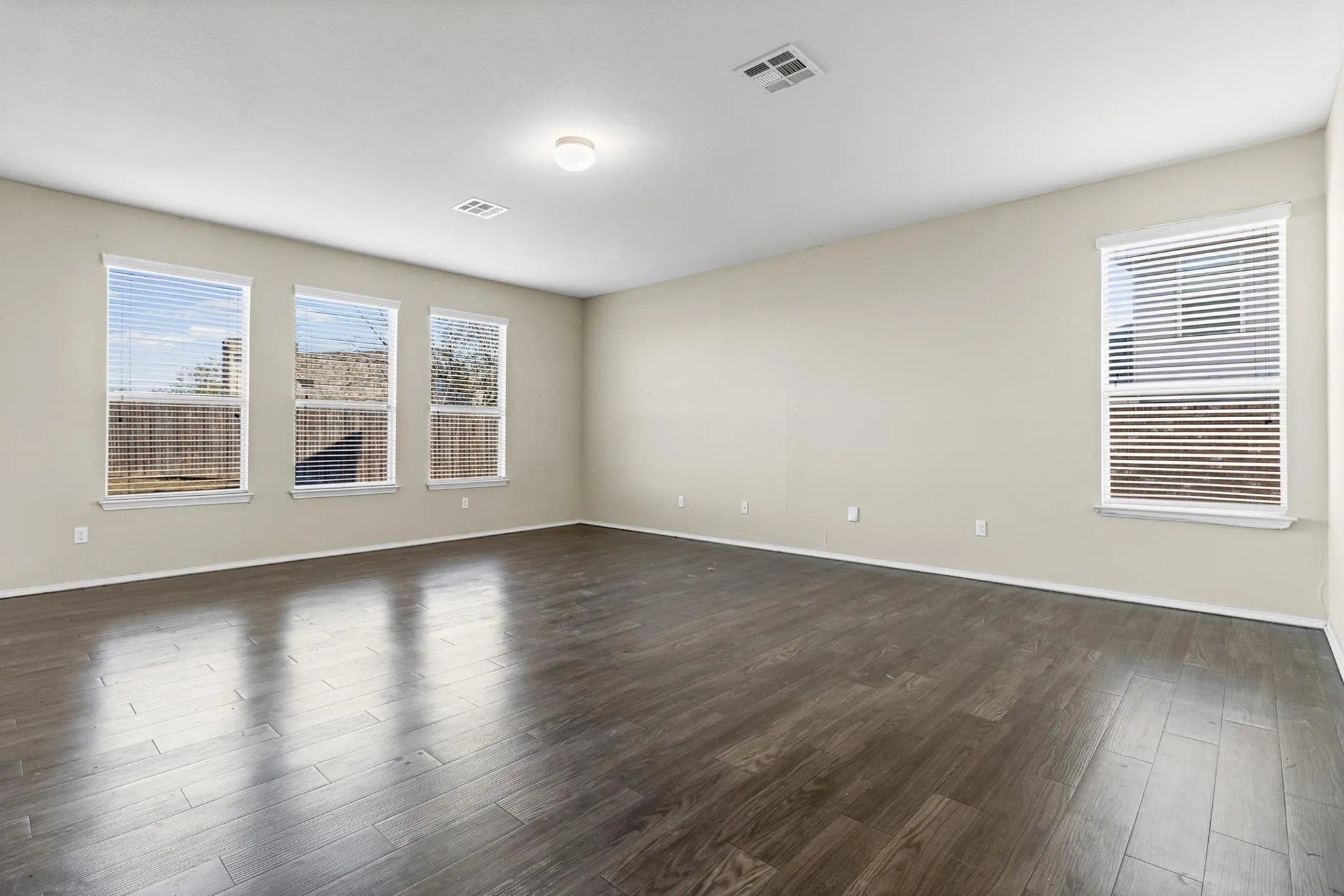 Photo 4 of 5905 ADAIR DR