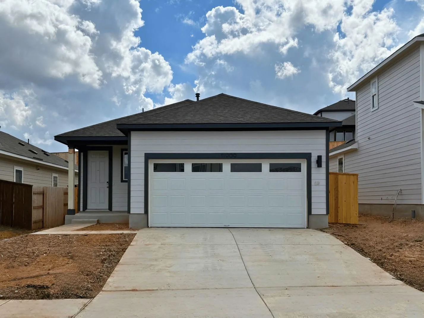Photo 4 of 11909 MURANO DR