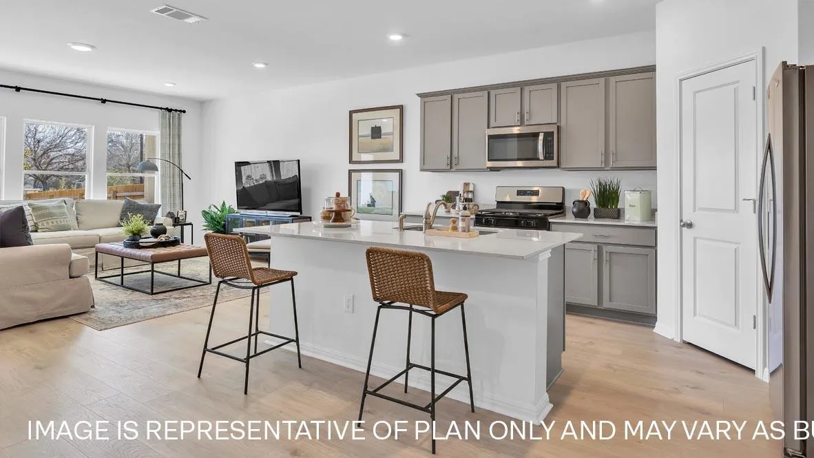 Photo 5 of 121 MUSTANGE CIR