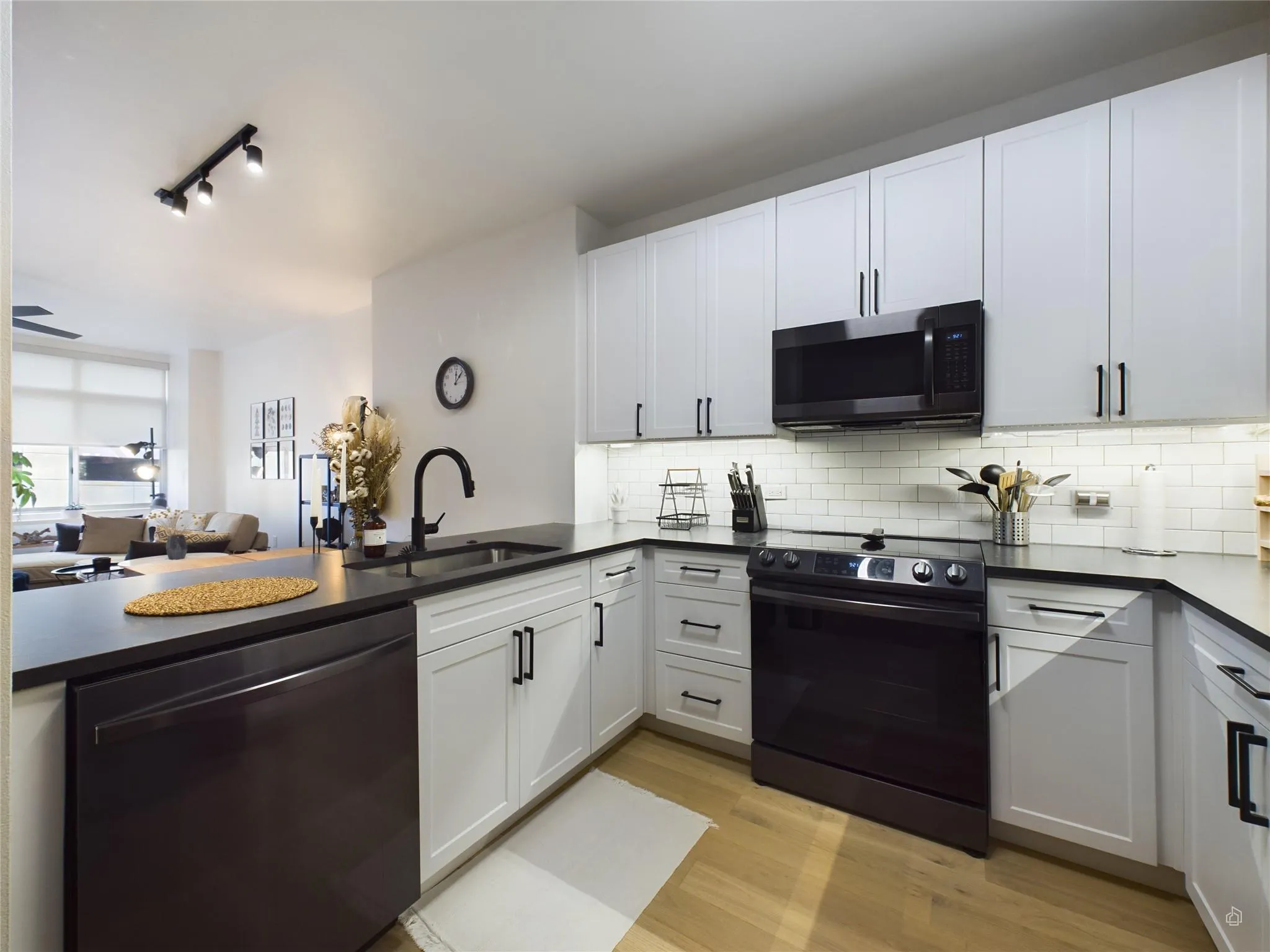 Photo 2 of 54 RAINEY ST #415