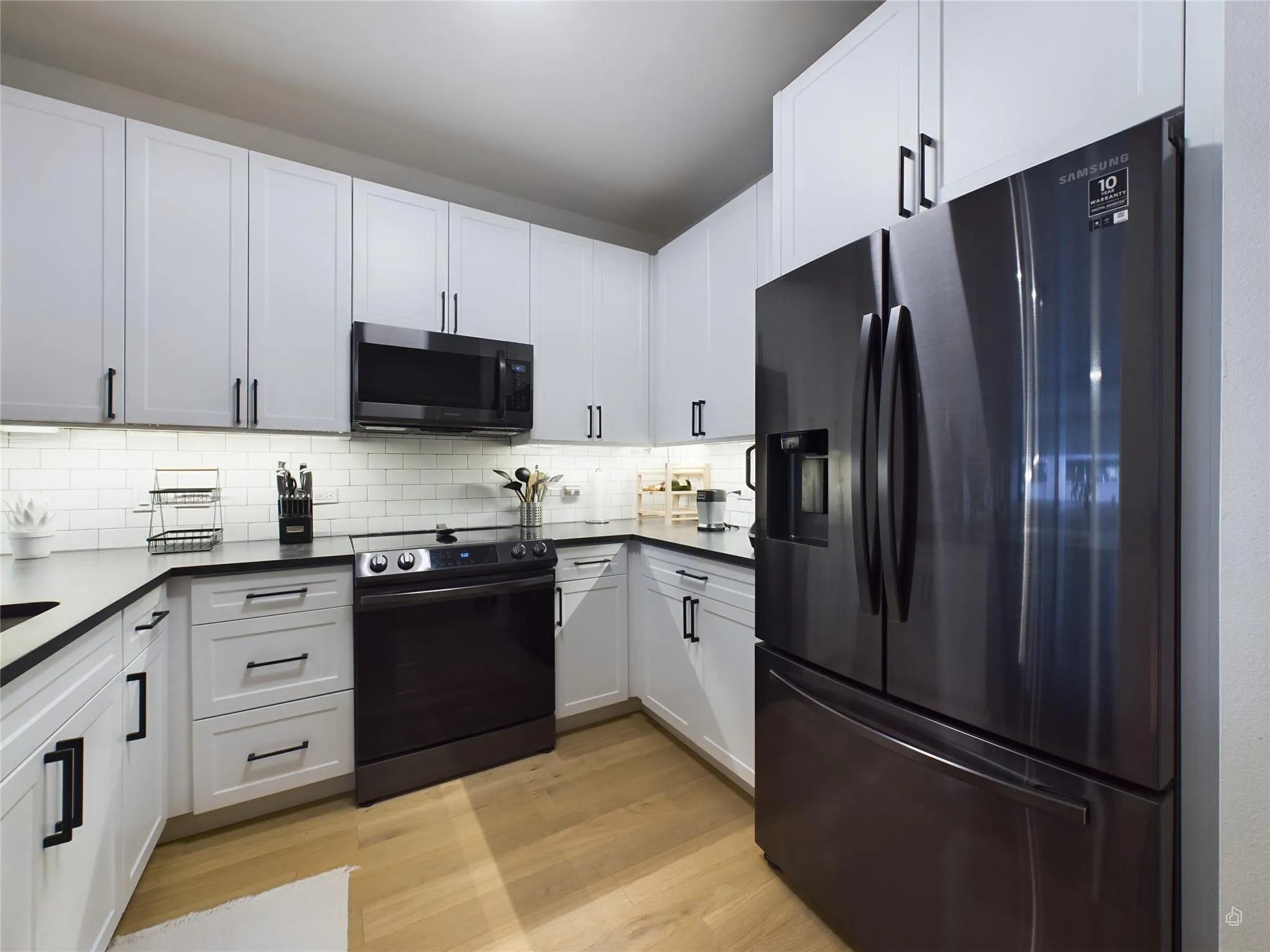 Photo 3 of 54 RAINEY ST #415