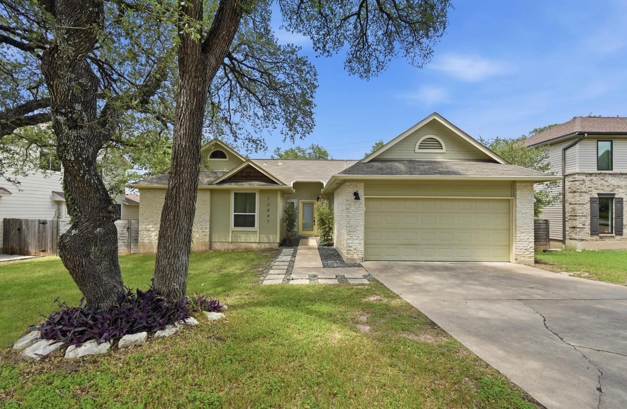 Photo of 12047 LINCOLNSHIRE DR, Austin, TX, 78758