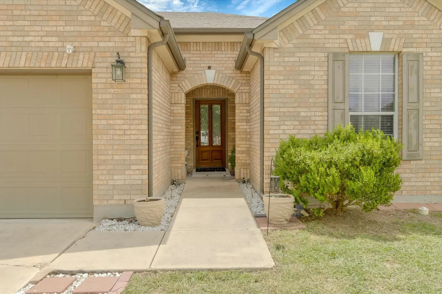 Photo 3 of 460 WATERLEAF BLVD
